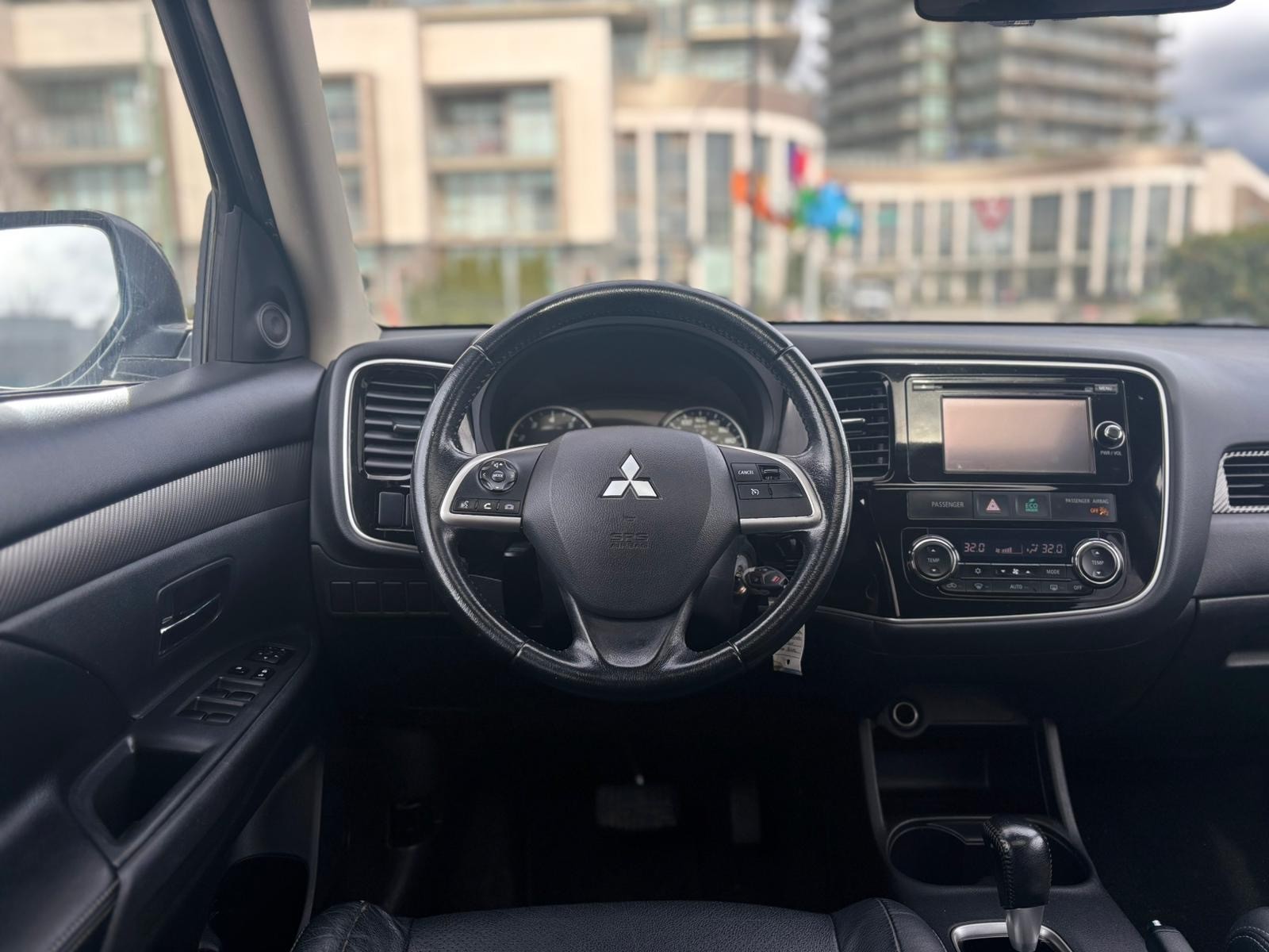 /canwestautoinc/2014-Mitsubishi-Outlander-12684498336113248.jpg
