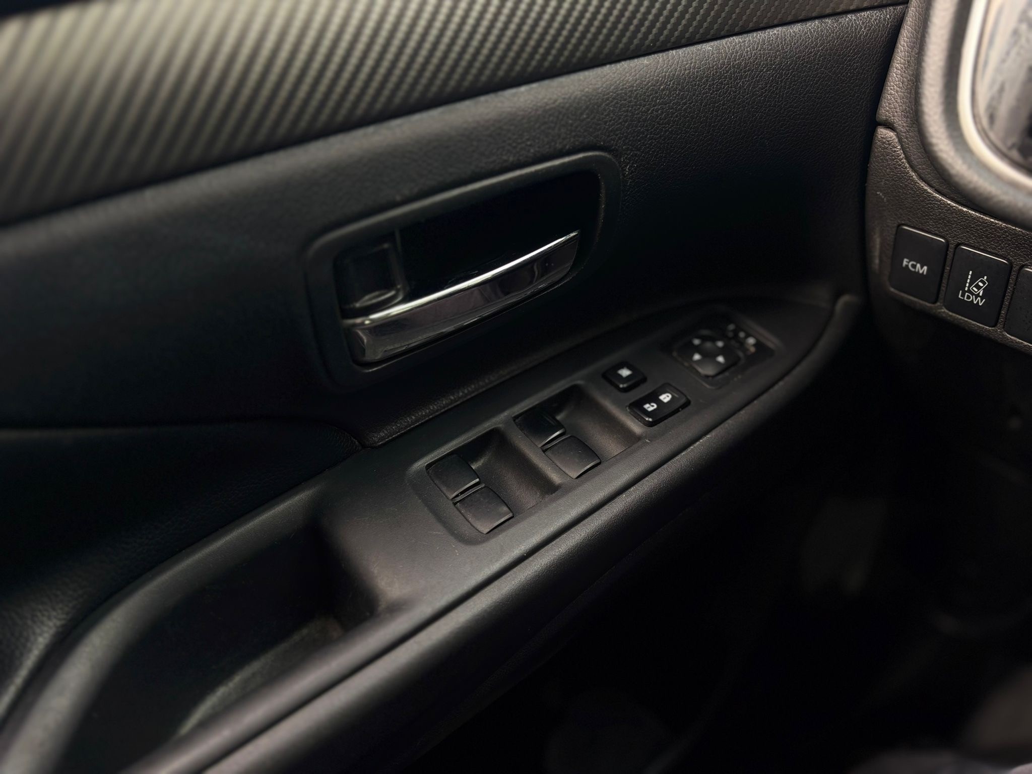 /canwestautoinc/2014-Mitsubishi-Outlander-21317153455685212.jpg
