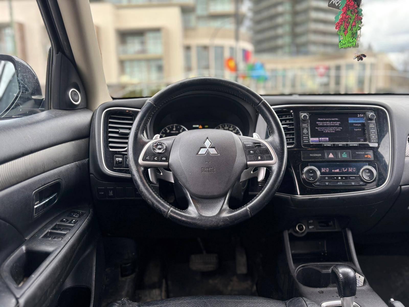 /canwestautoinc/2014-Mitsubishi-Outlander-37916888517567315.jpg