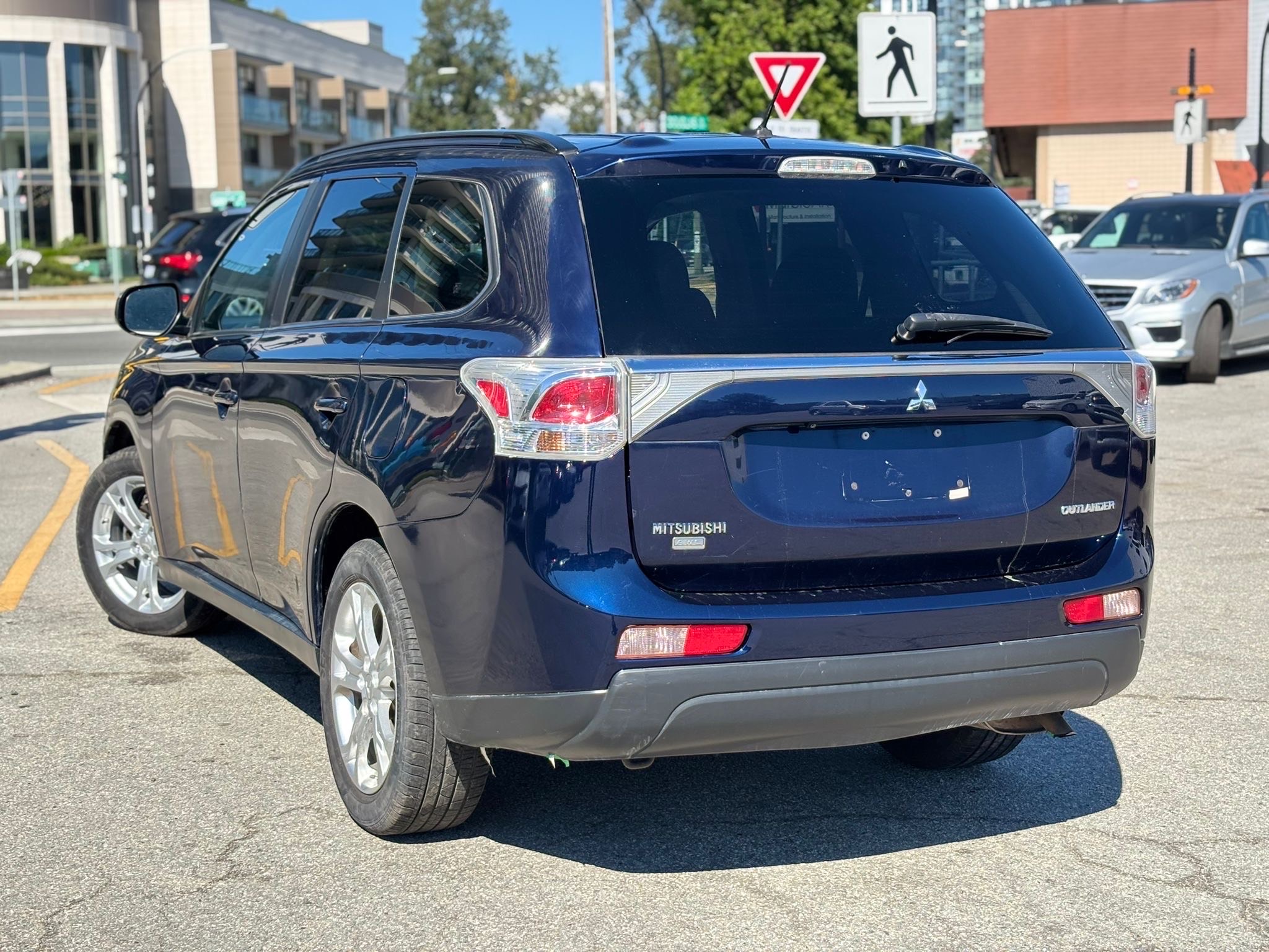 /canwestautoinc/2014-Mitsubishi-Outlander-580921672668884.jpg