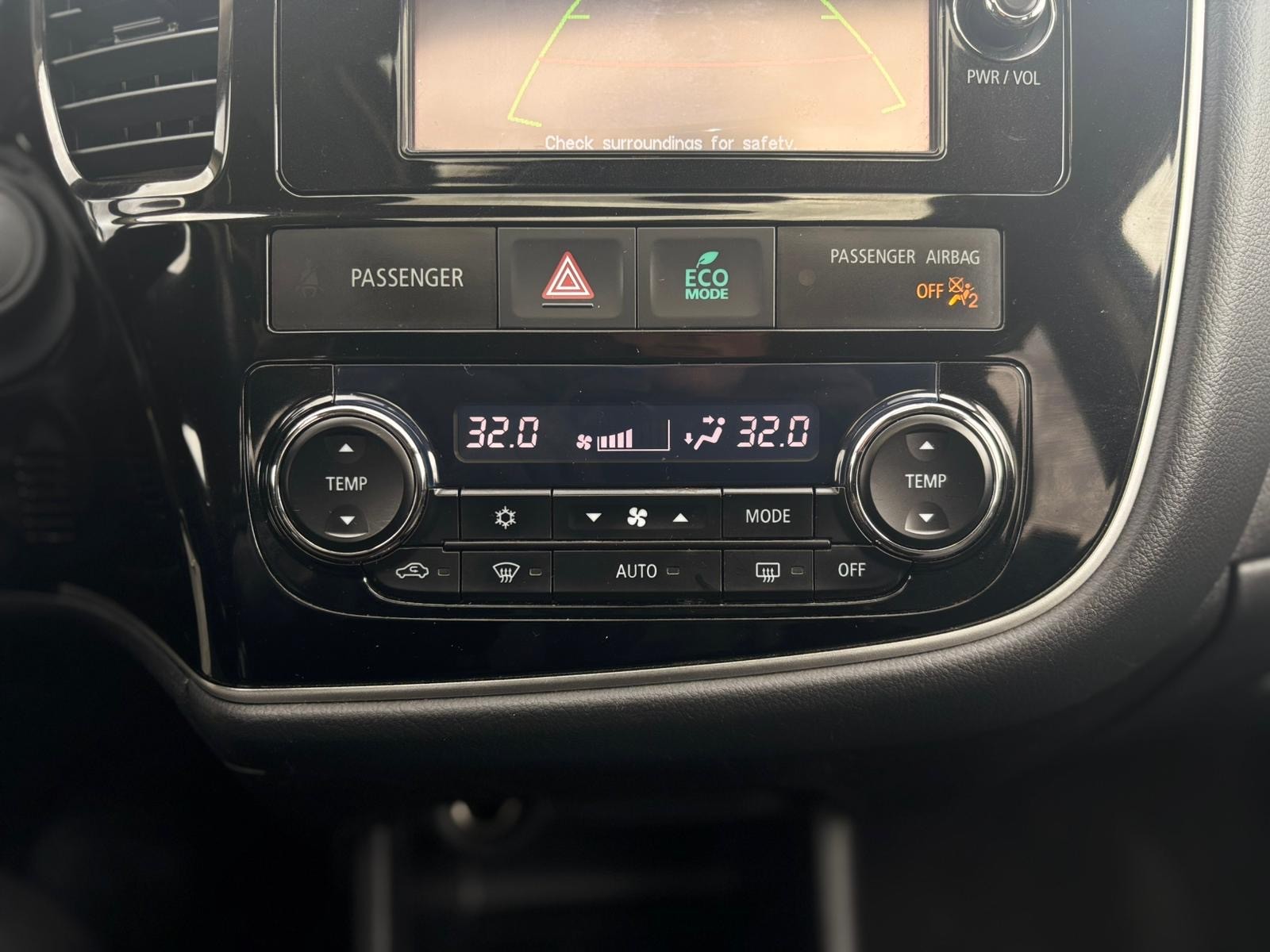 /canwestautoinc/2014-Mitsubishi-Outlander-991586934383655.jpg