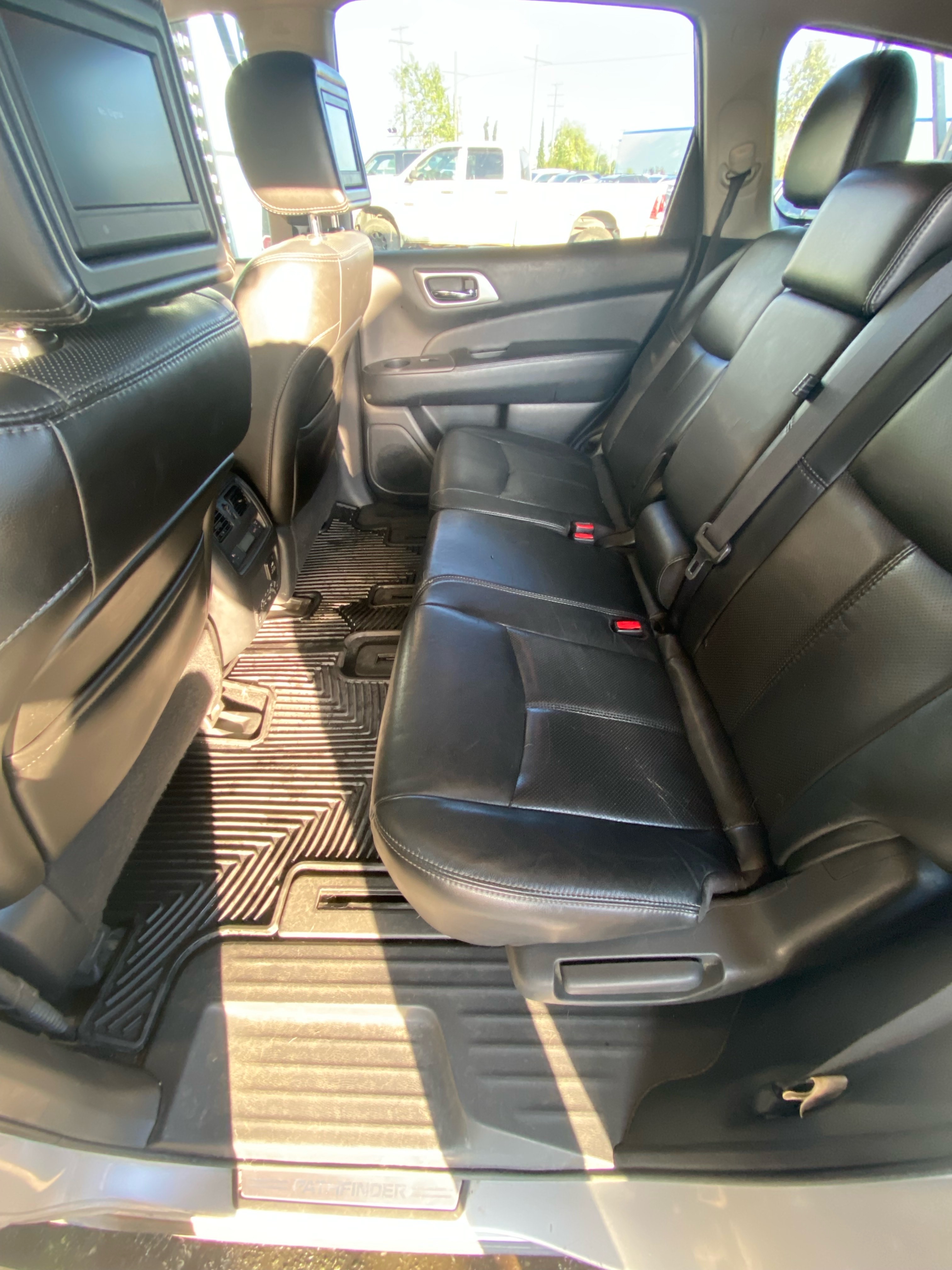 /canwestautoinc/2014-Nissan-Pathfinder-3078861209712669.jpg