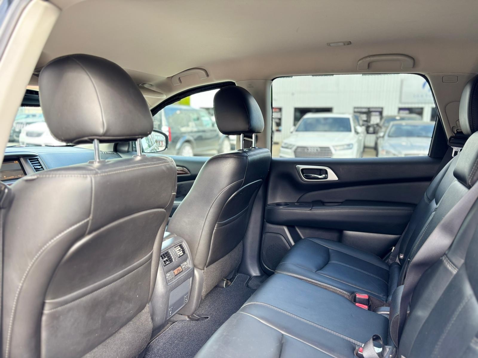 /canwestautoinc/2014-Nissan-Pathfinder-37052302555282424.jpg