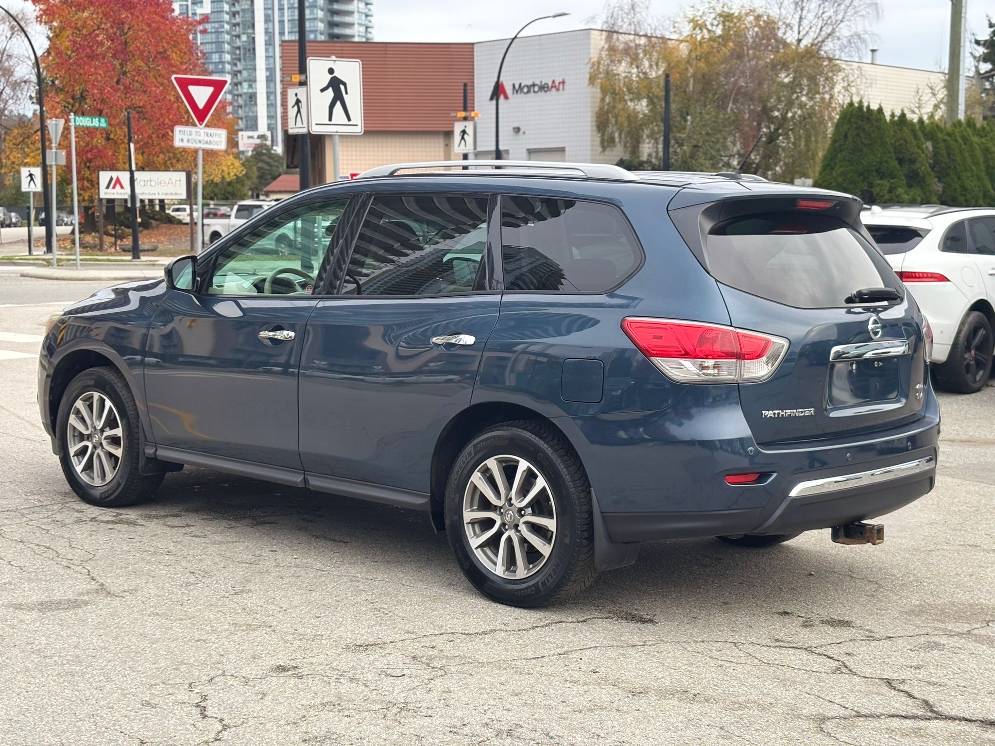 /canwestautoinc/2014-Nissan-Pathfinder-4021763843908297.jpg