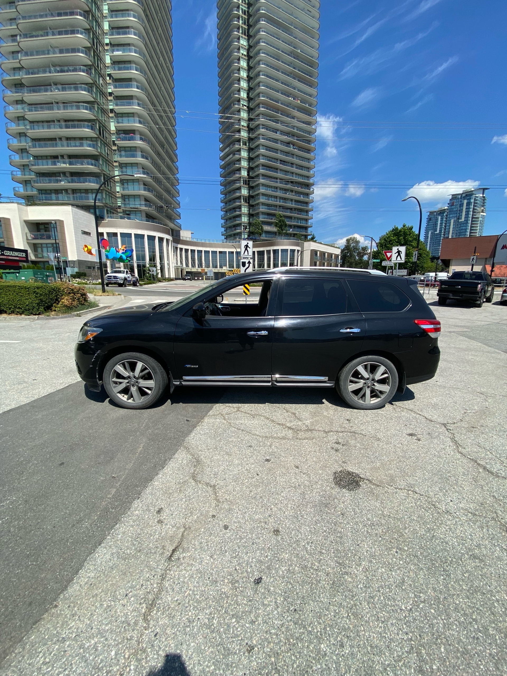 /canwestautoinc/2014-Nissan-Pathfinder-4426384843554456.jpg
