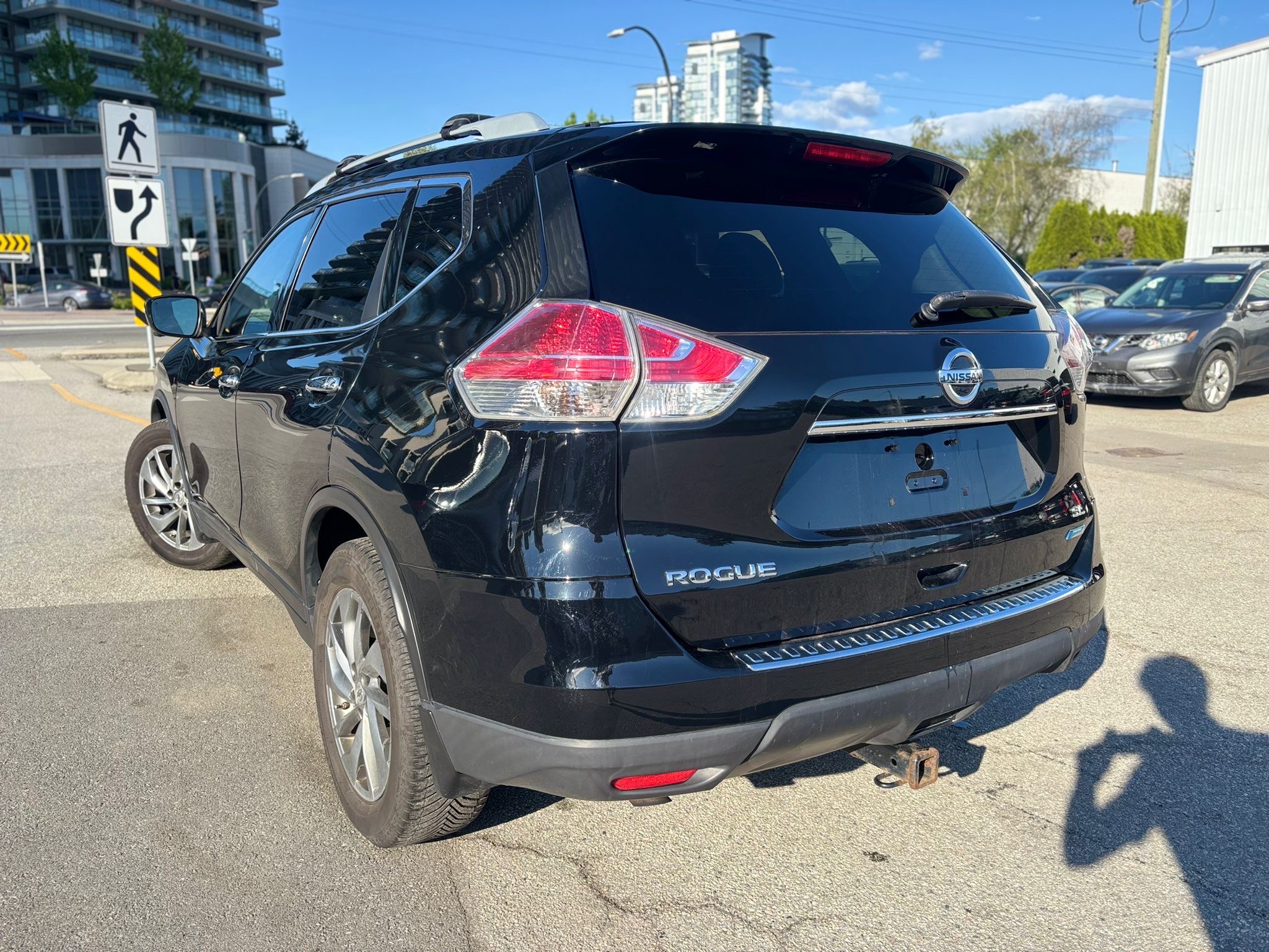 /canwestautoinc/2014-Nissan-Rogue-2514444772846318.jpg