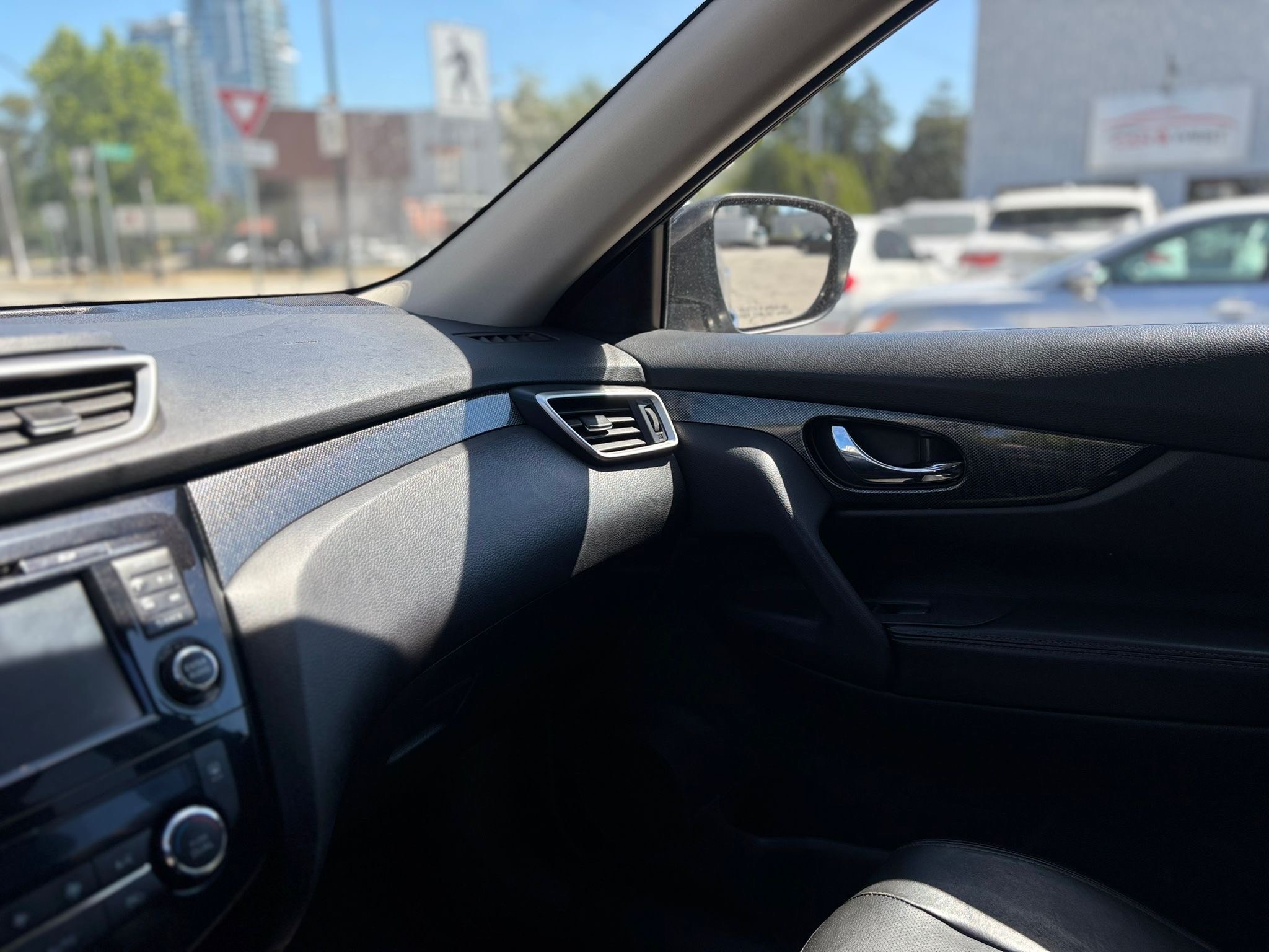 /canwestautoinc/2014-Nissan-Rogue-49571197020145386.jpg