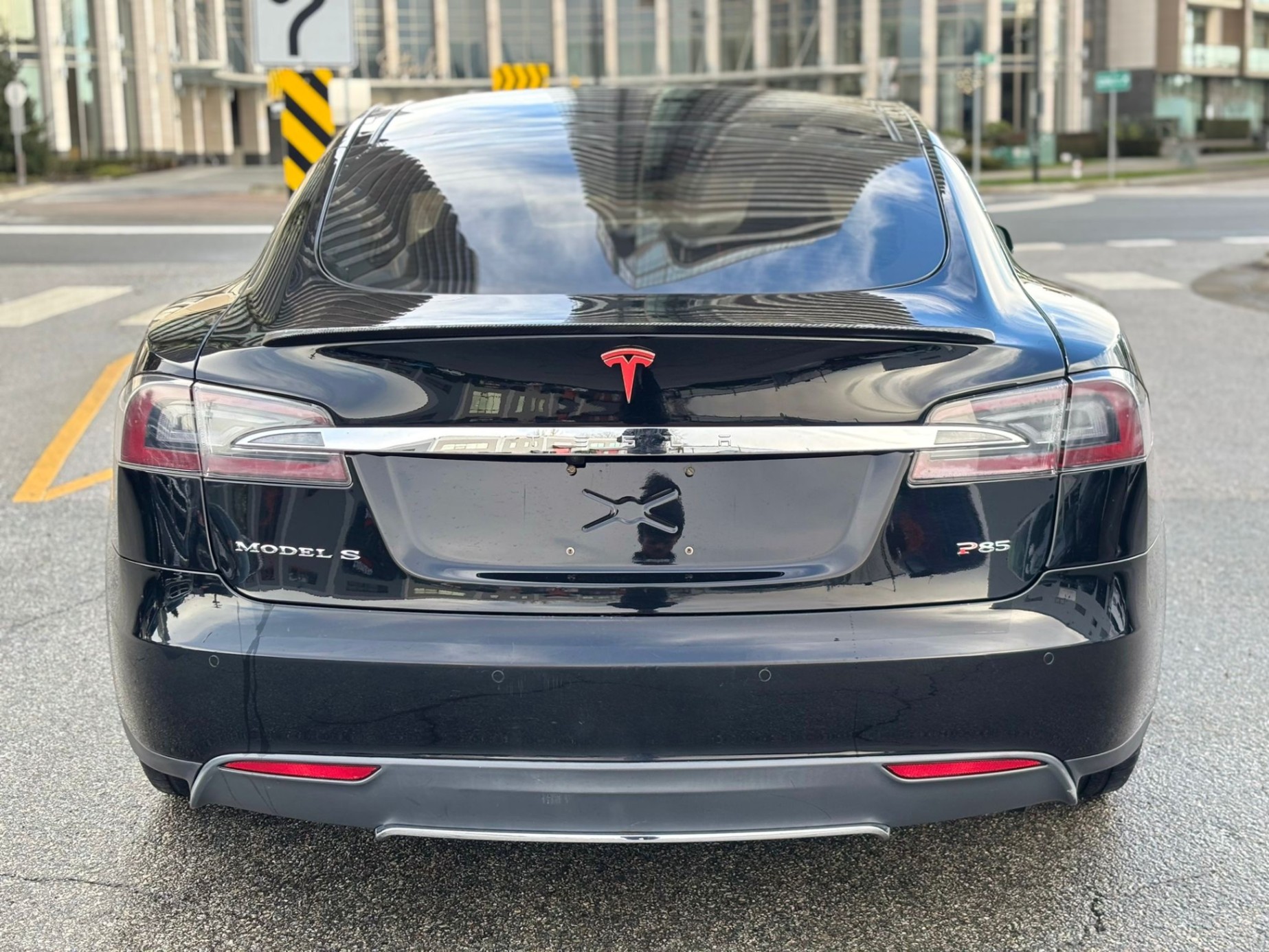 /canwestautoinc/2014-Tesla-ModelS-043709829804975175.jpg