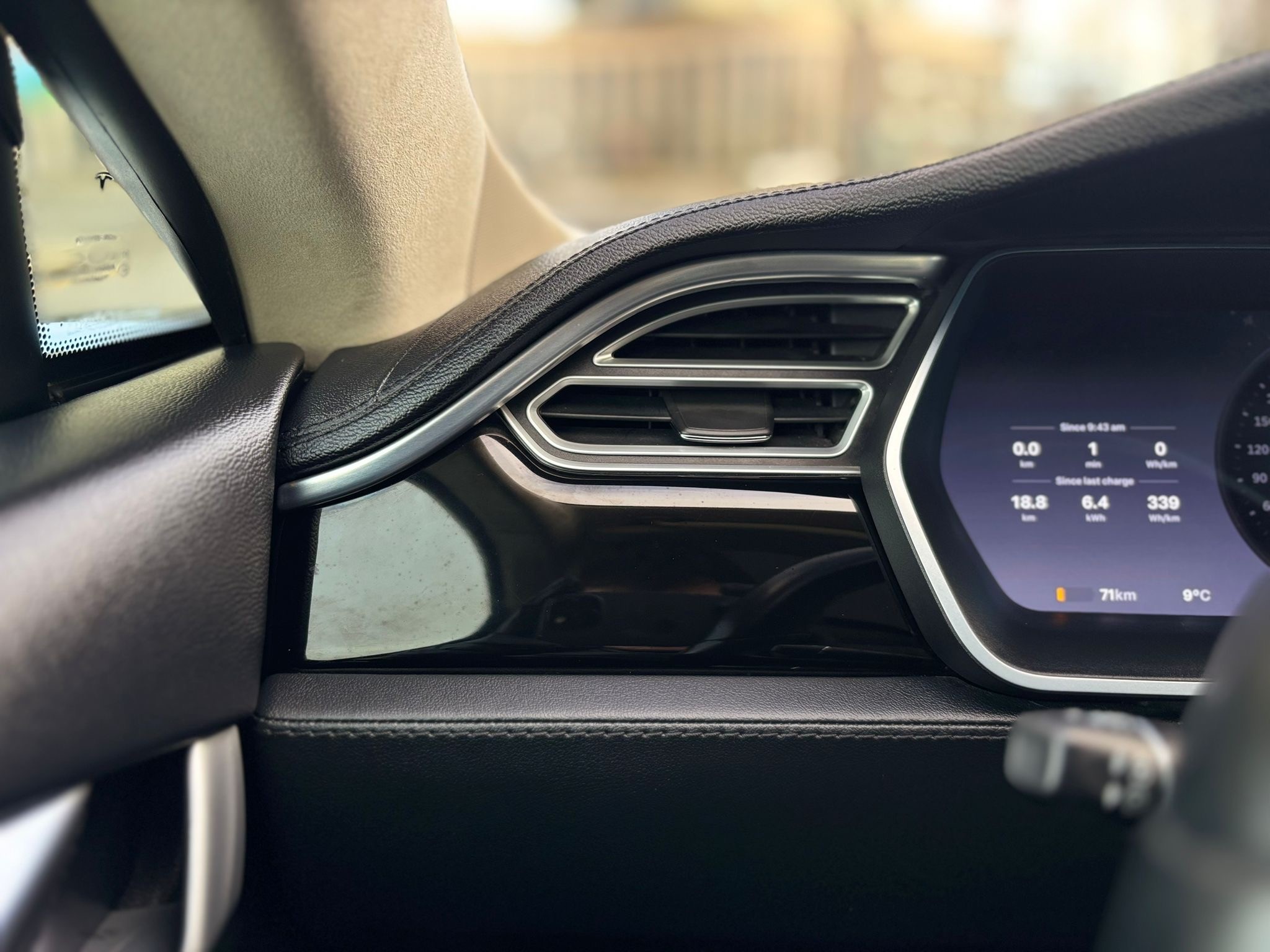 /canwestautoinc/2014-Tesla-ModelS-16598123017178334.jpg