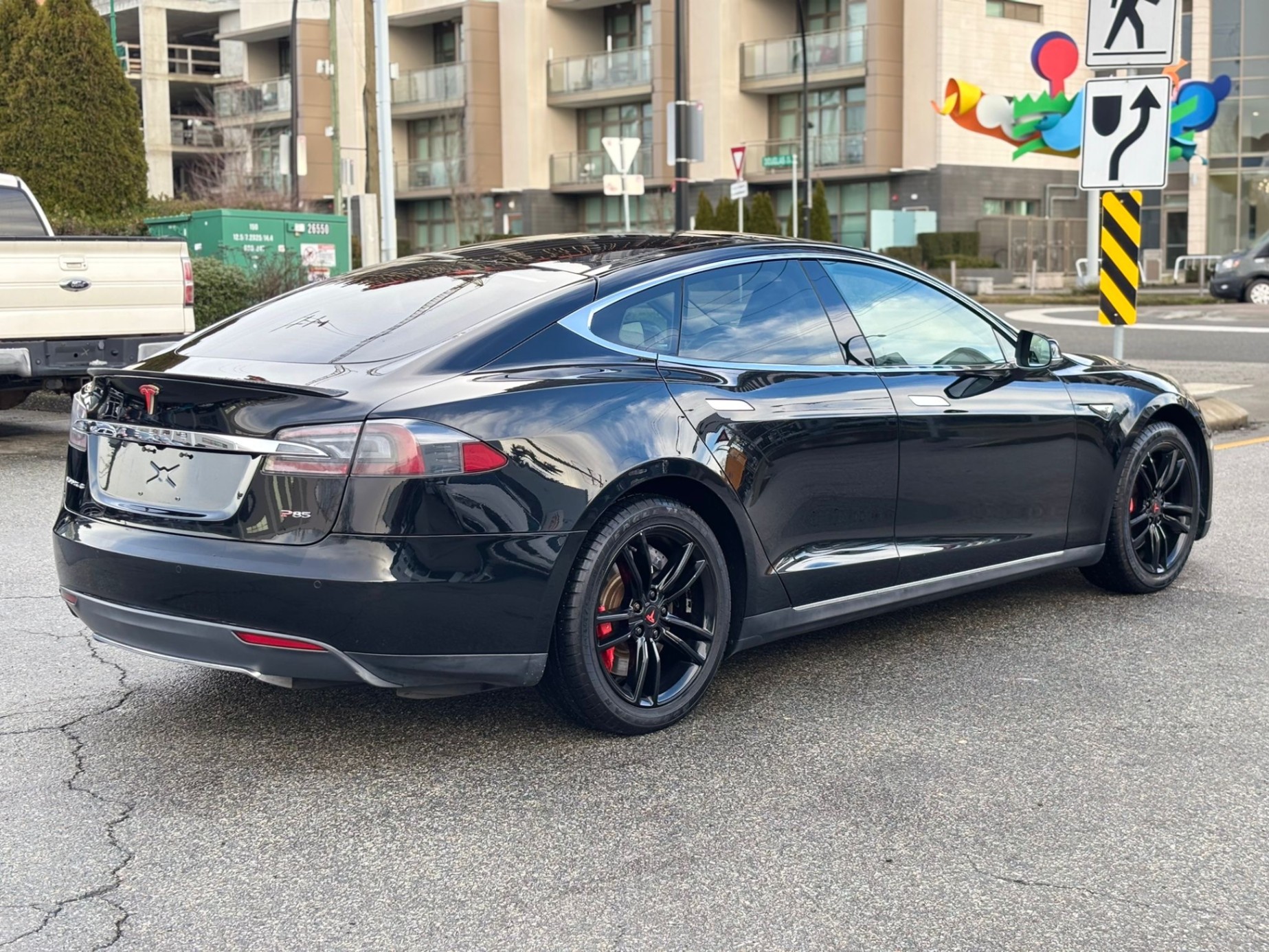 /canwestautoinc/2014-Tesla-ModelS-24075416510227376.jpg