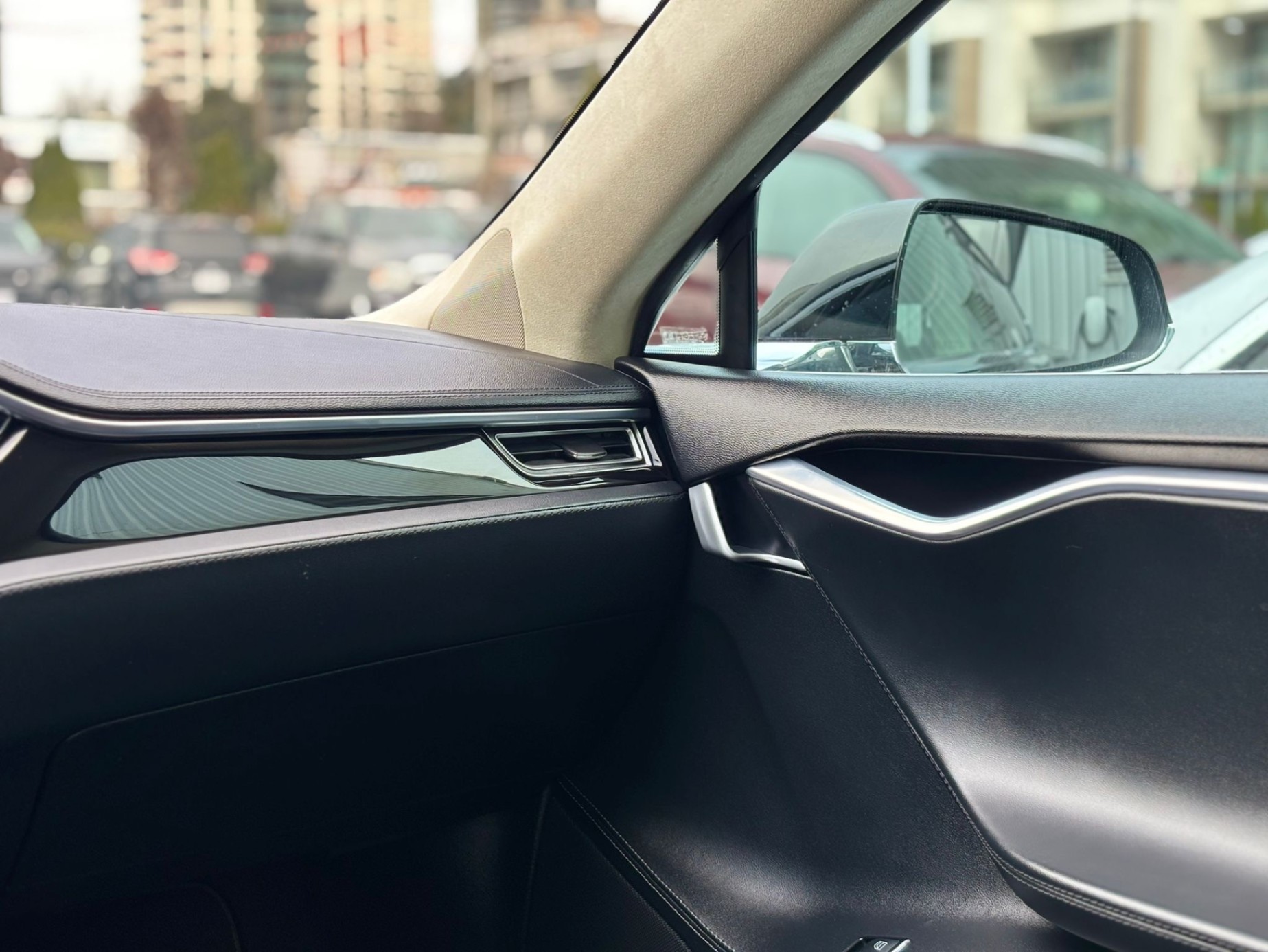 /canwestautoinc/2014-Tesla-ModelS-34138746594740654.jpg