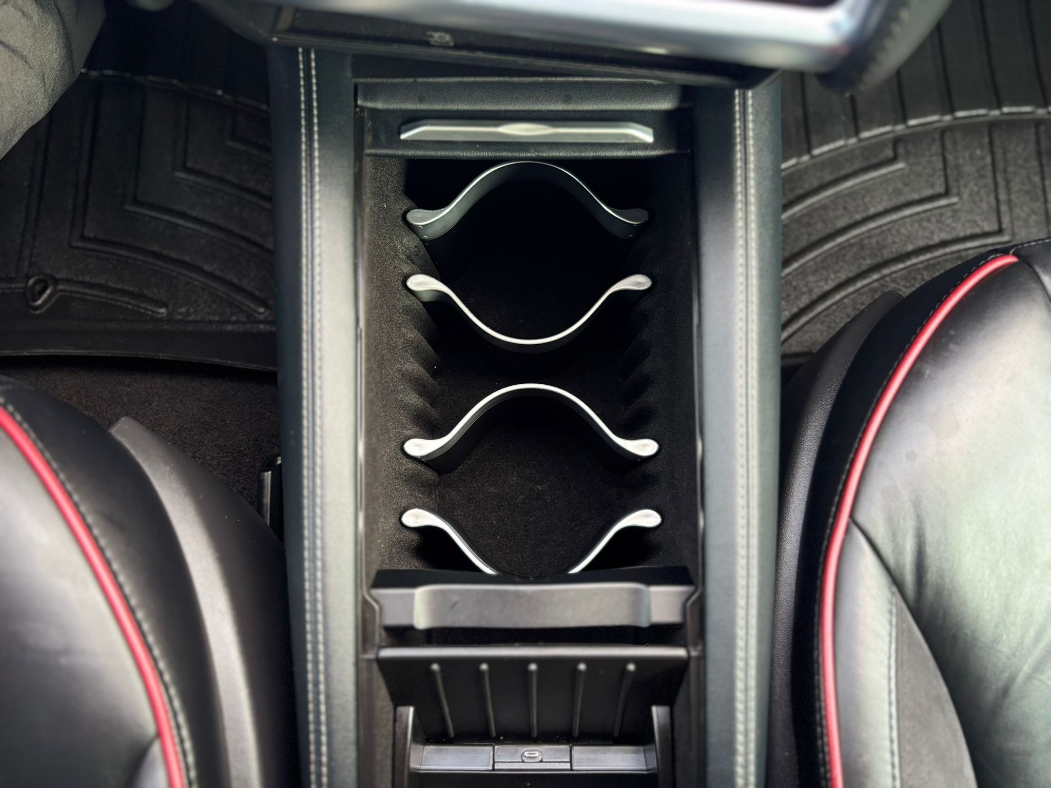 /canwestautoinc/2014-Tesla-ModelS-738601060168004.jpg