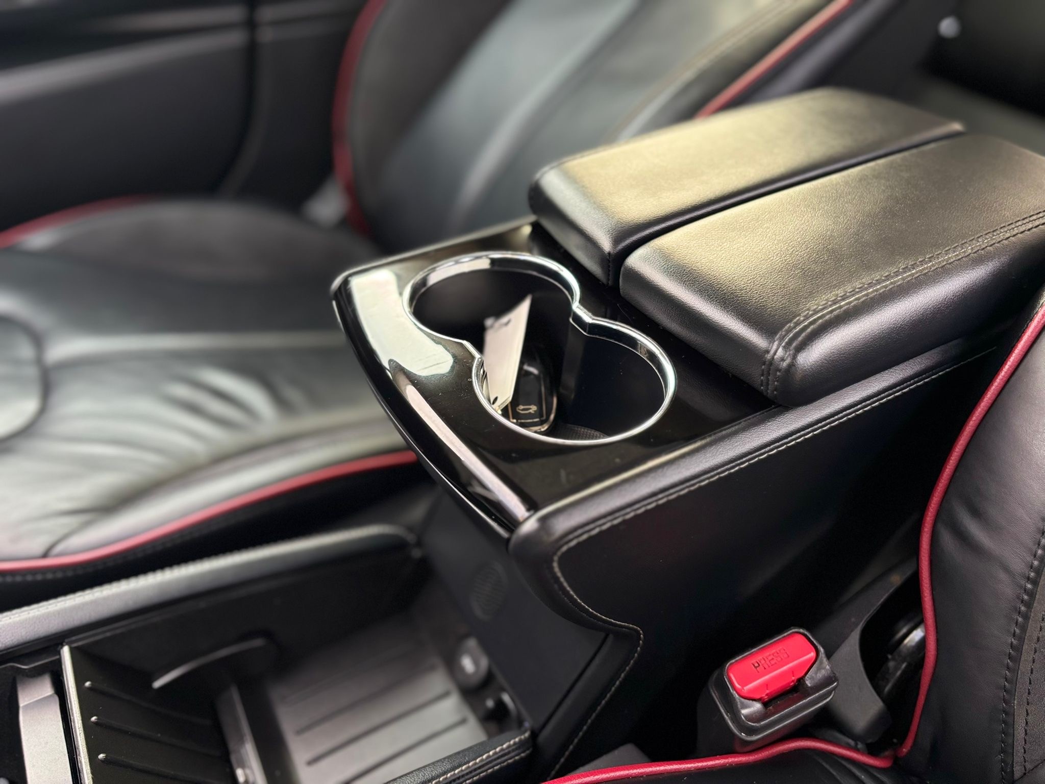 /canwestautoinc/2014-Tesla-ModelS-7958541708592686.jpg