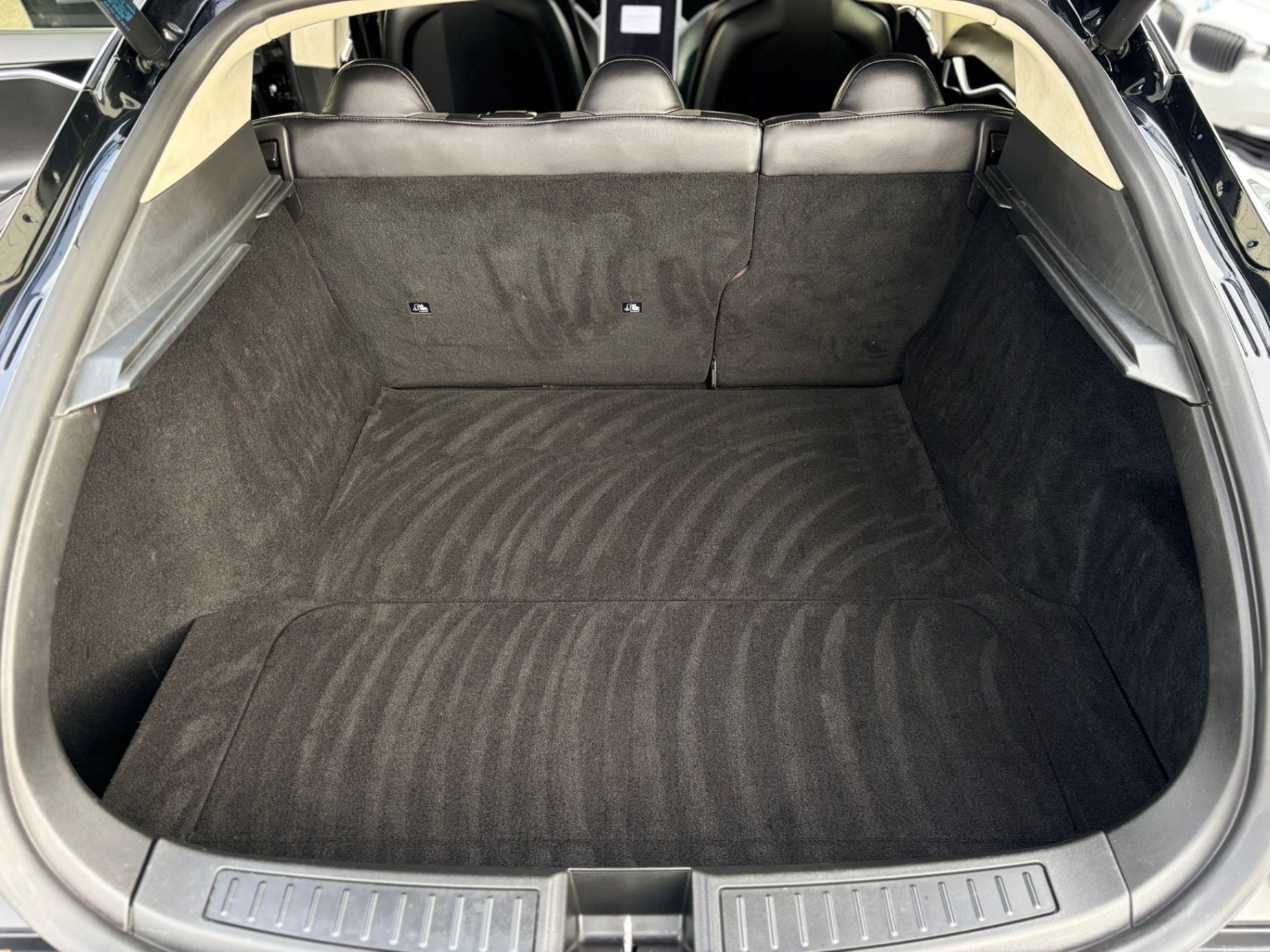 /canwestautoinc/2014-Tesla-ModelS-8102329050785857.jpg