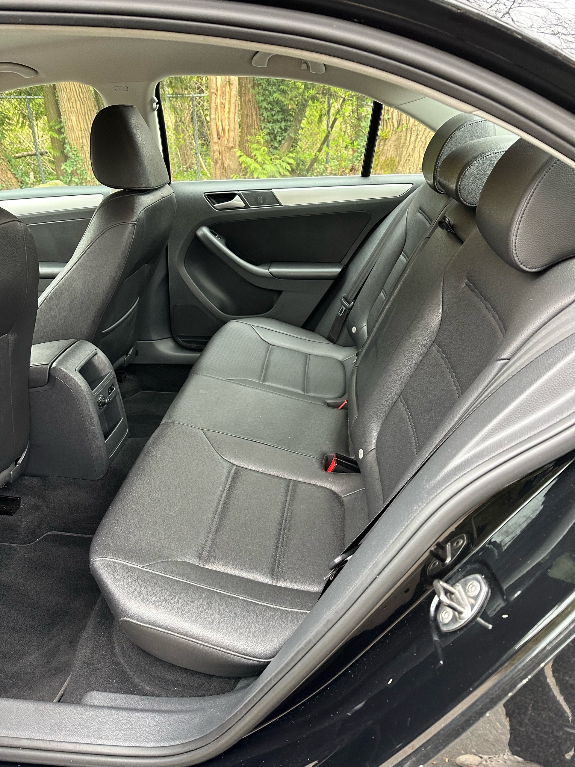 /canwestautoinc/2014-Volkswagen-Jetta-1413754539557468.jpg