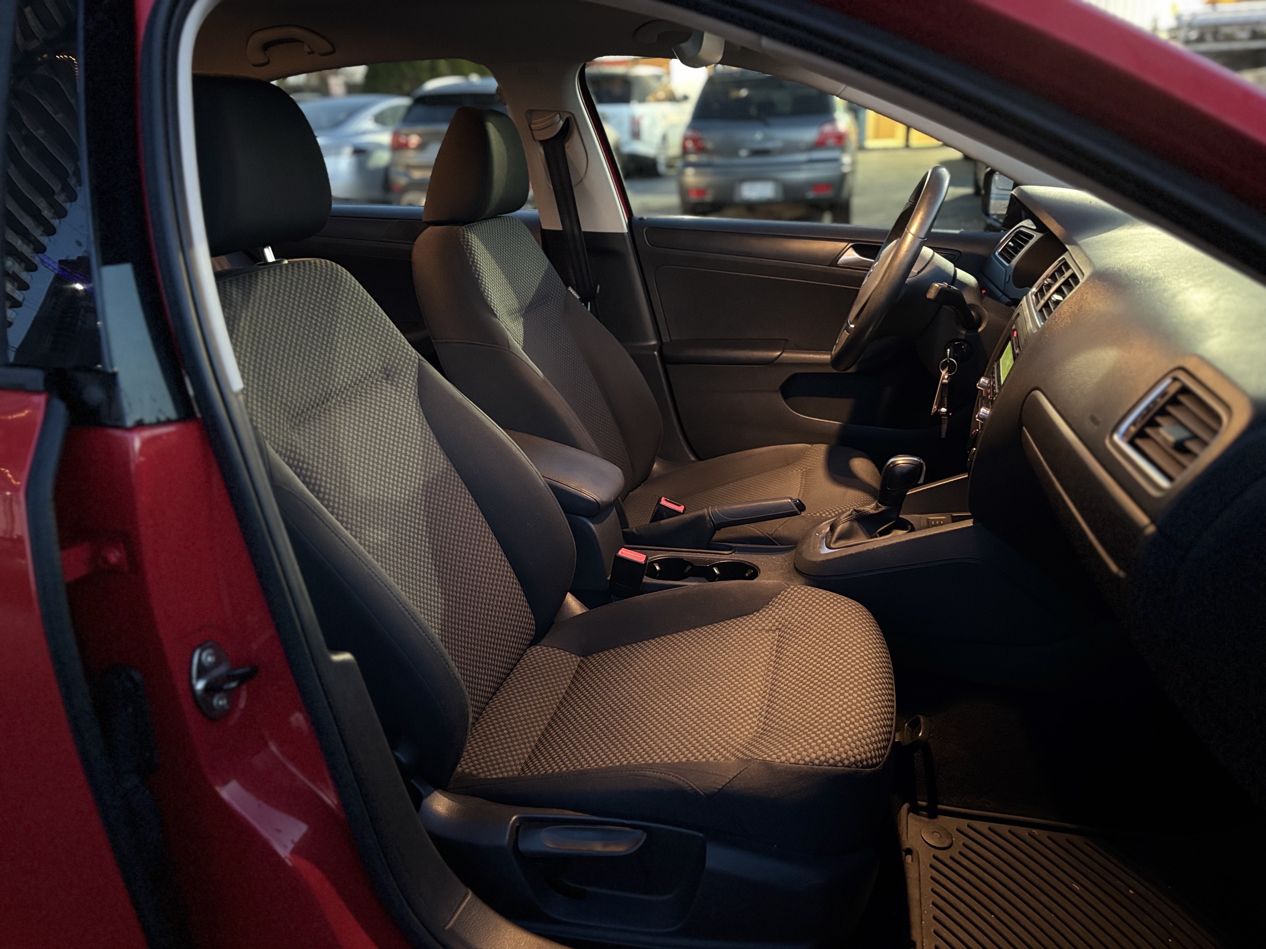 /canwestautoinc/2014-Volkswagen-Jetta-1995212969310043.jpg