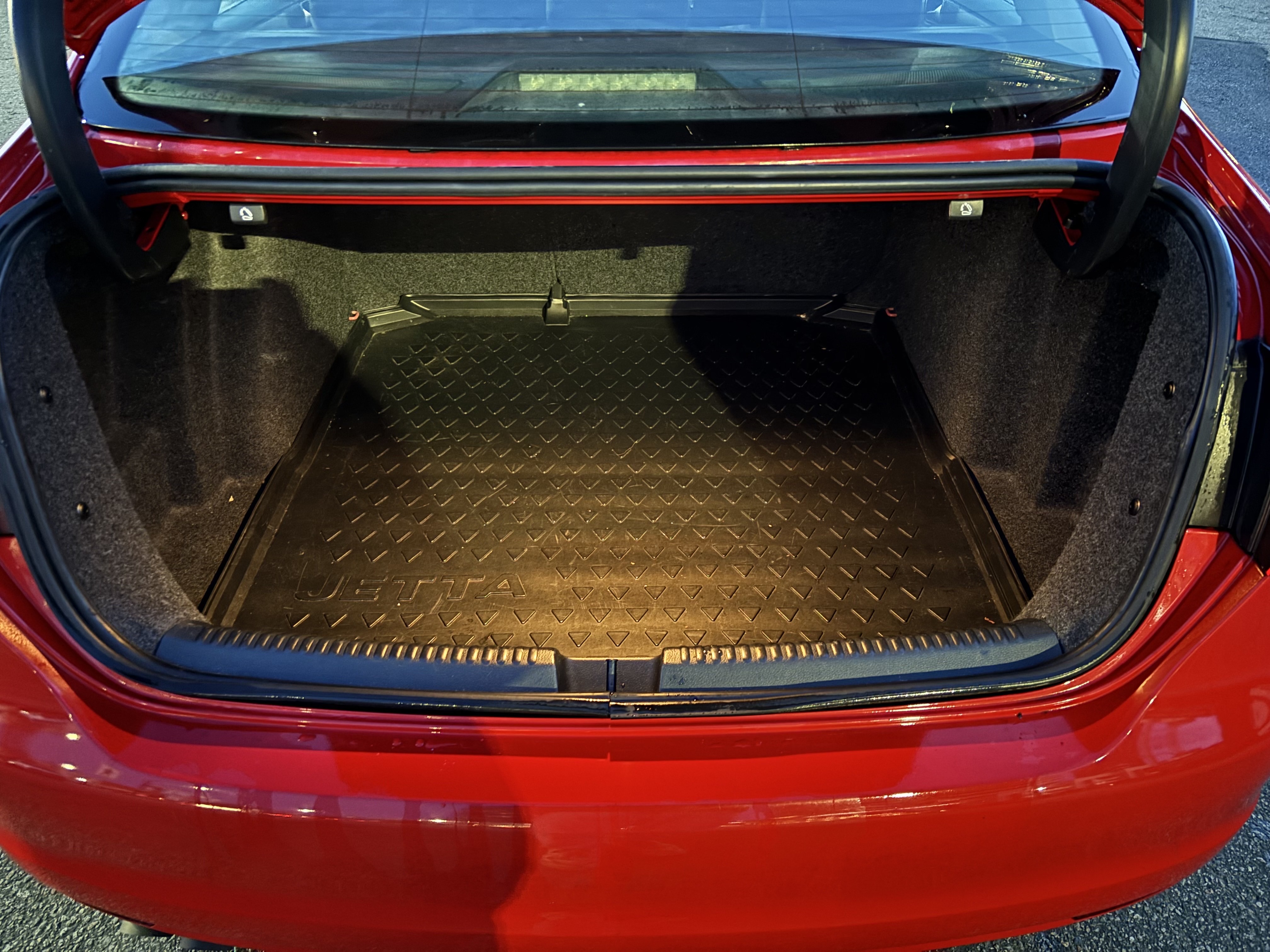 /canwestautoinc/2014-Volkswagen-Jetta-4532515926700962.jpg