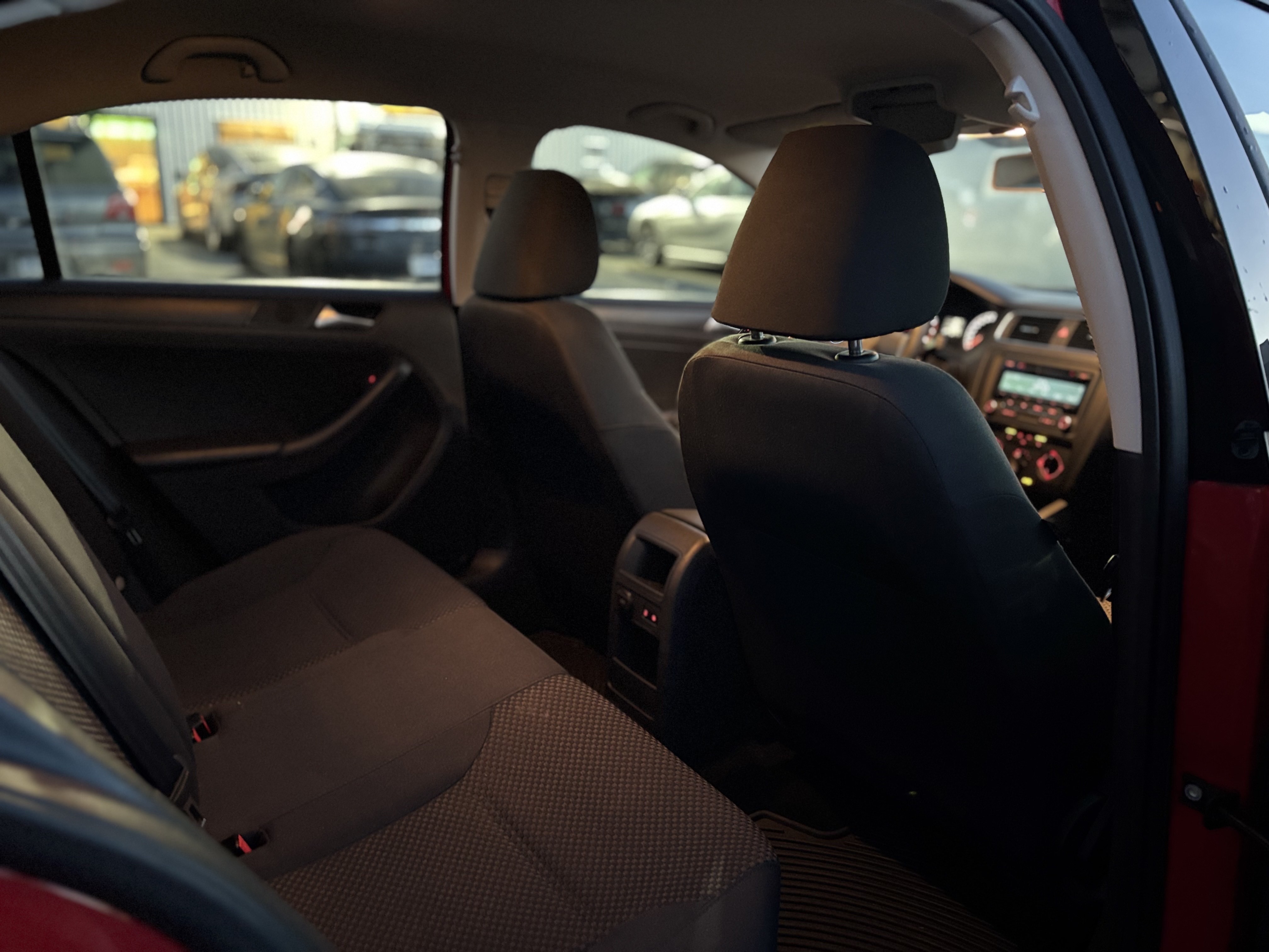/canwestautoinc/2014-Volkswagen-Jetta-5987584938330179.jpg