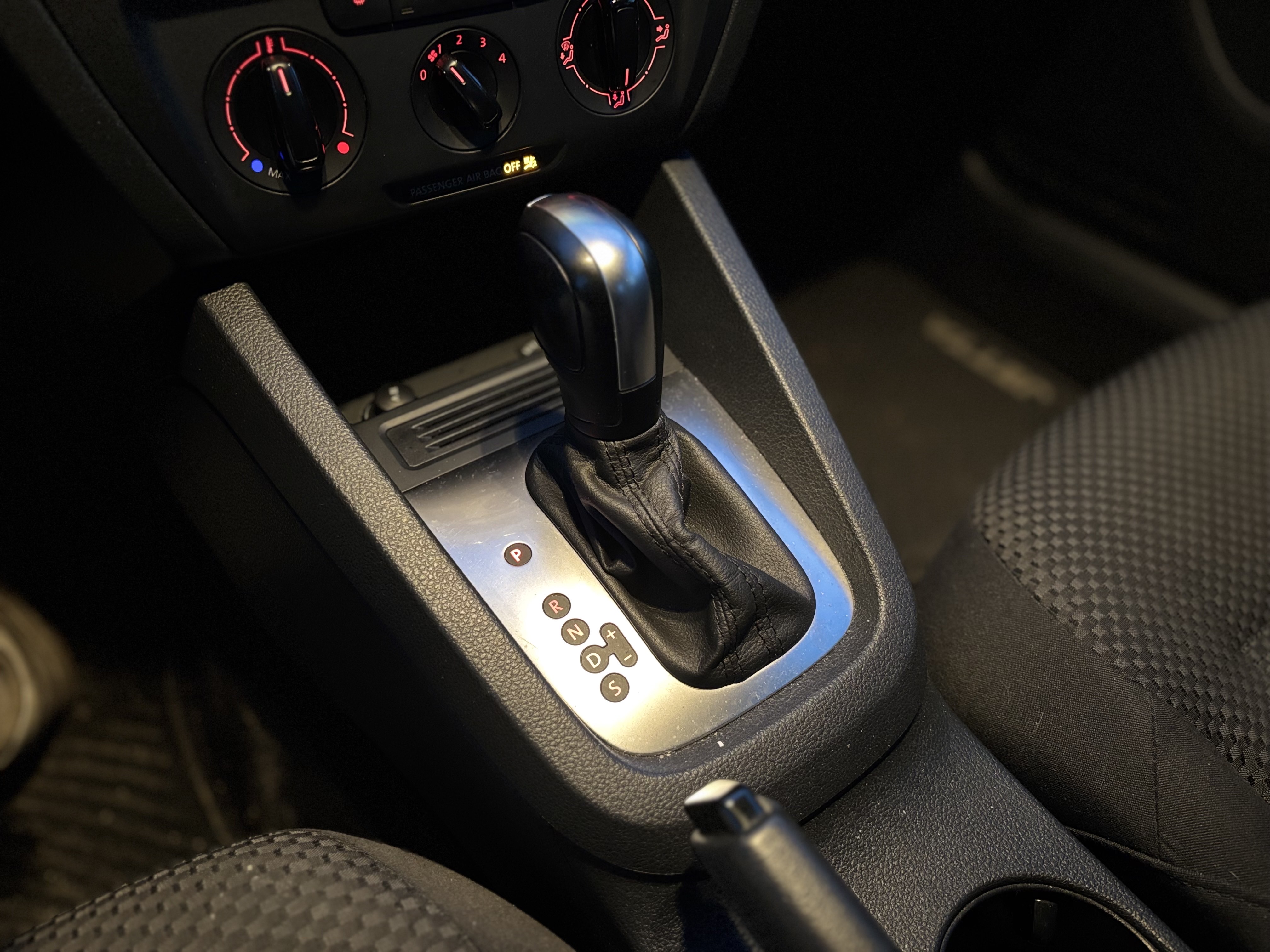 /canwestautoinc/2014-Volkswagen-Jetta-7211566108933989.jpg