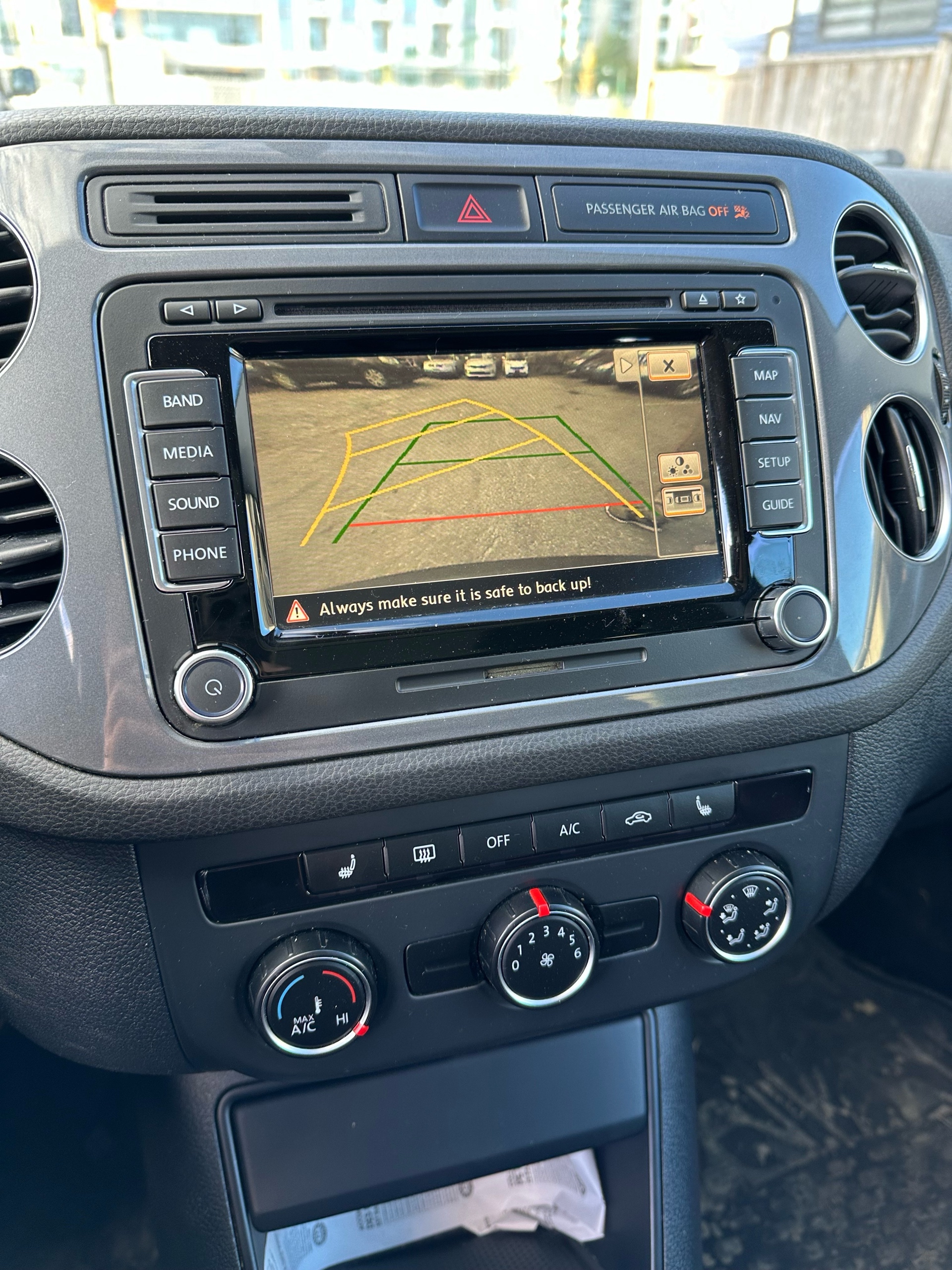 /canwestautoinc/2014-Volkswagen-Tiguan-09309563927757236.jpg