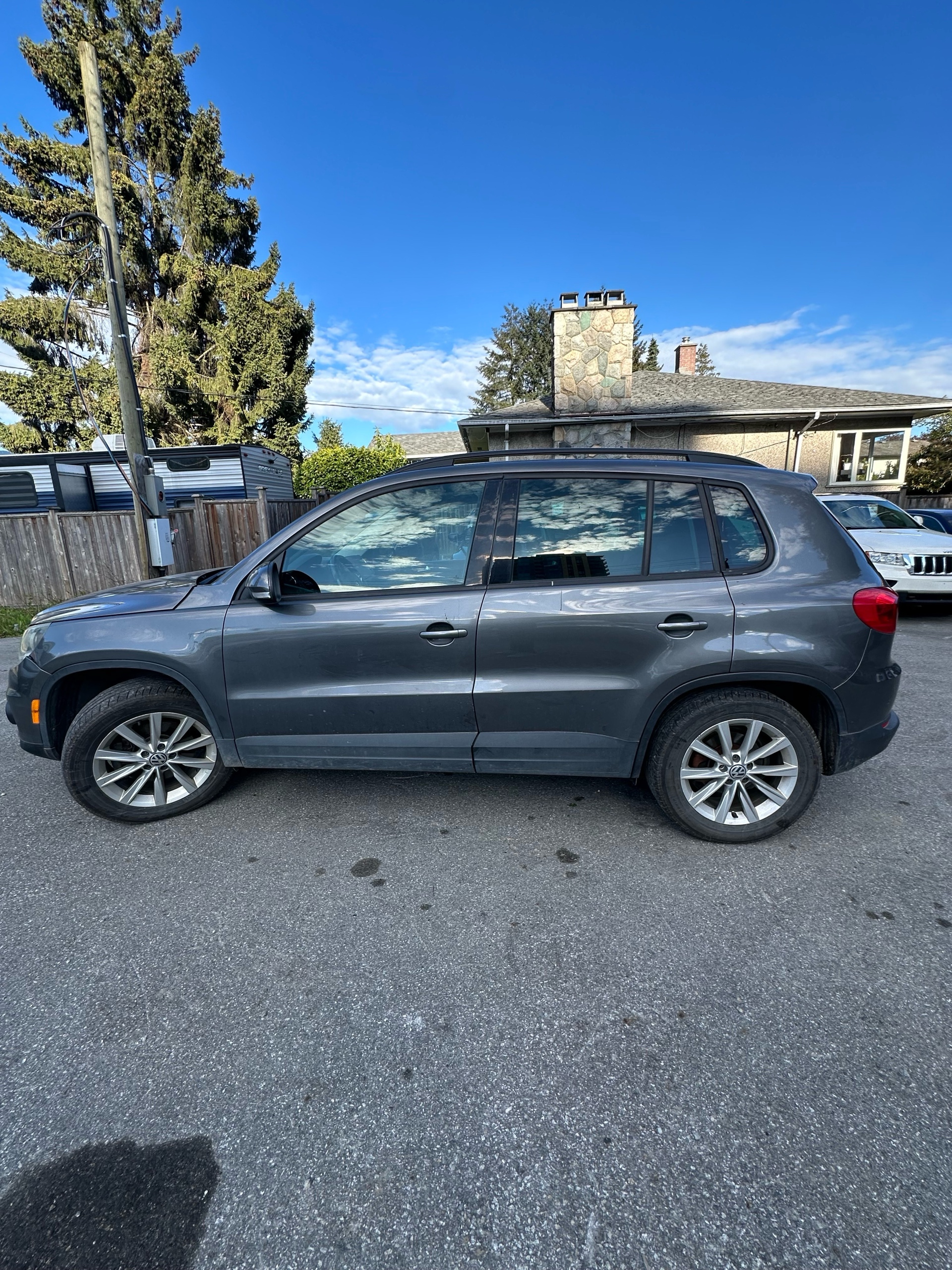 /canwestautoinc/2014-Volkswagen-Tiguan-3892761706104173.jpg
