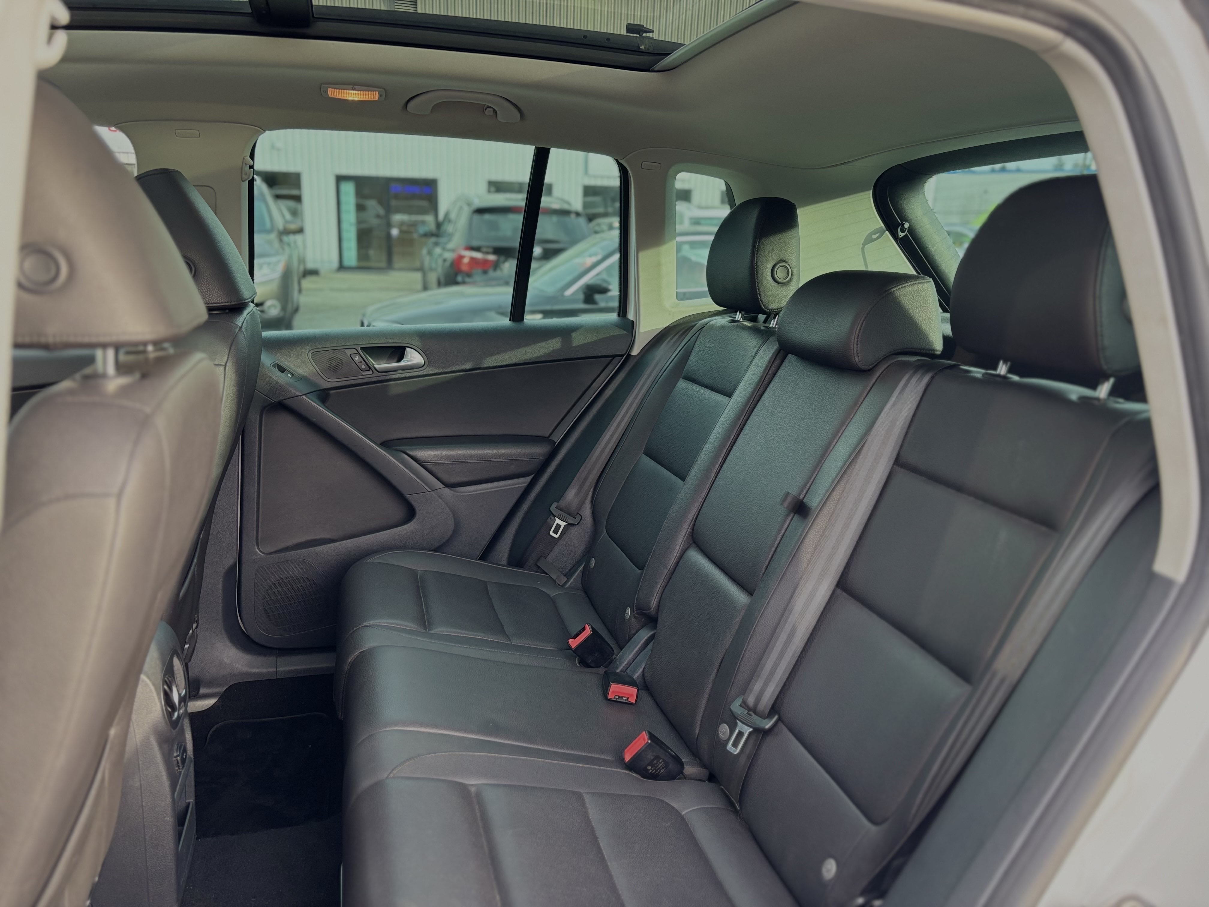 /canwestautoinc/2014-Volkswagen-Tiguan-6359923543986254.jpg