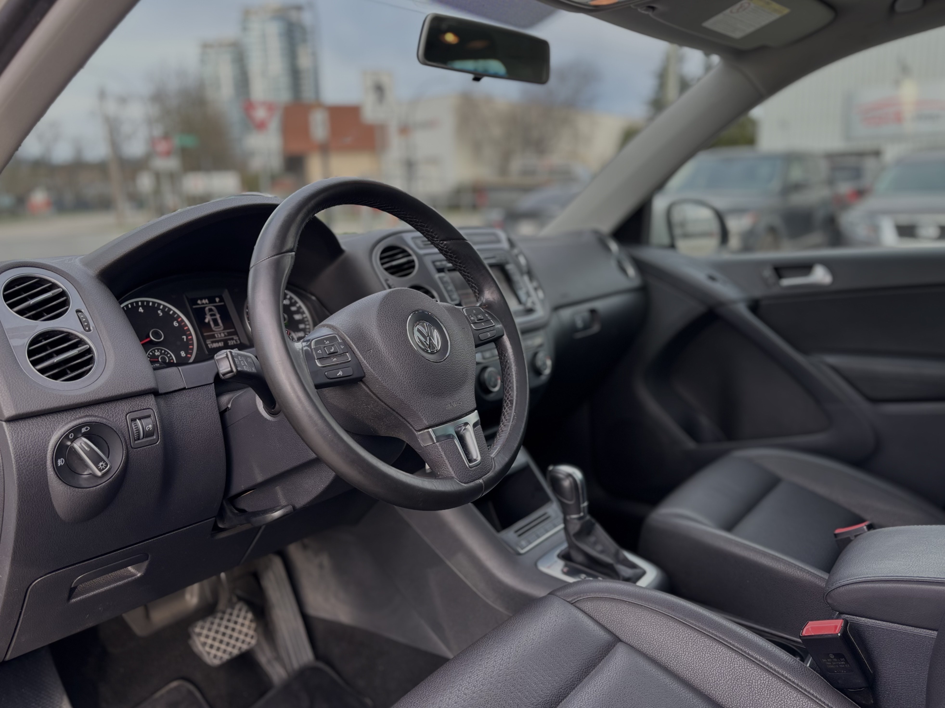 /canwestautoinc/2014-Volkswagen-Tiguan-7197259498866981.jpg