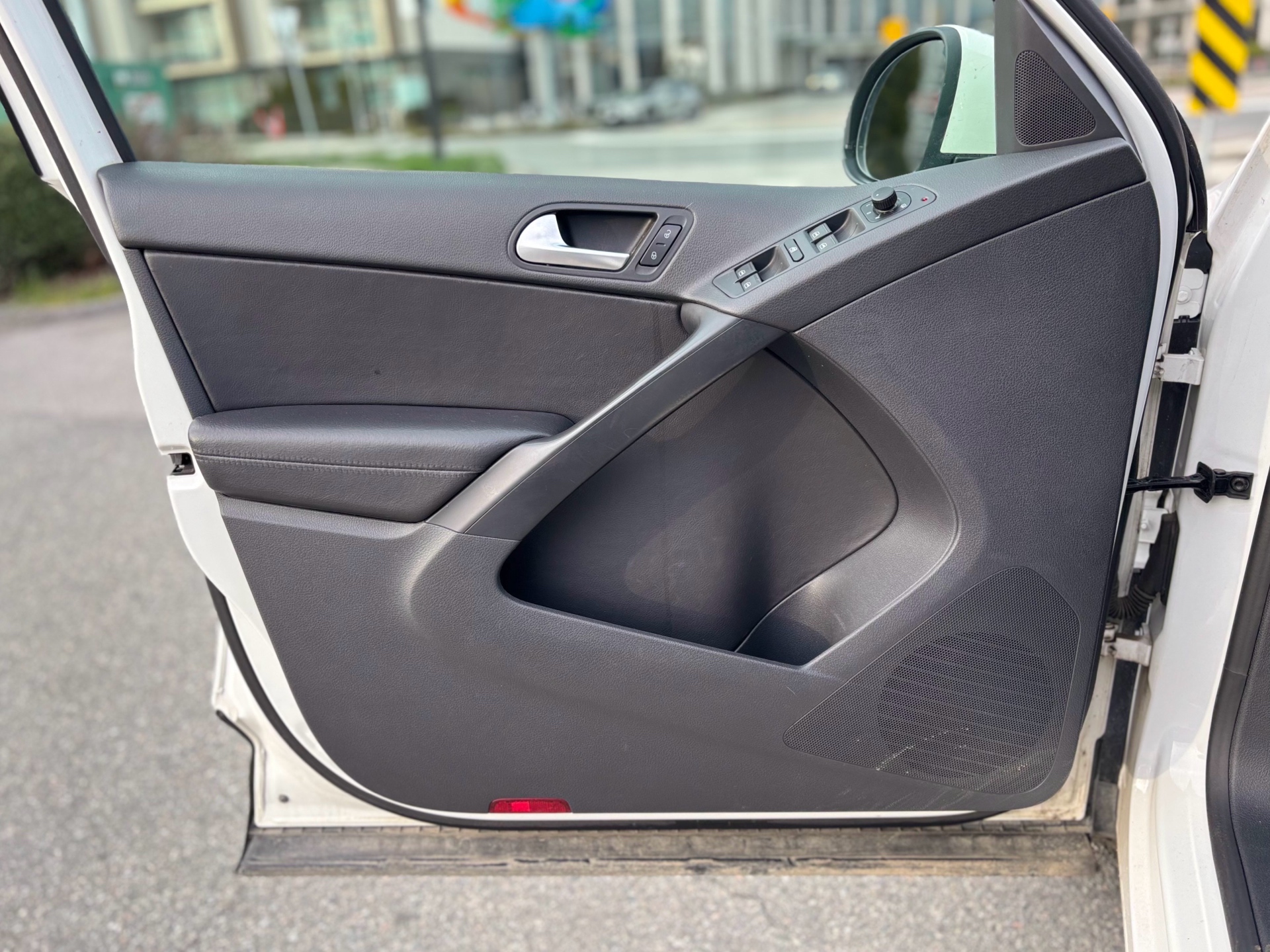 /canwestautoinc/2014-Volkswagen-Tiguan-9674728320086972.jpg