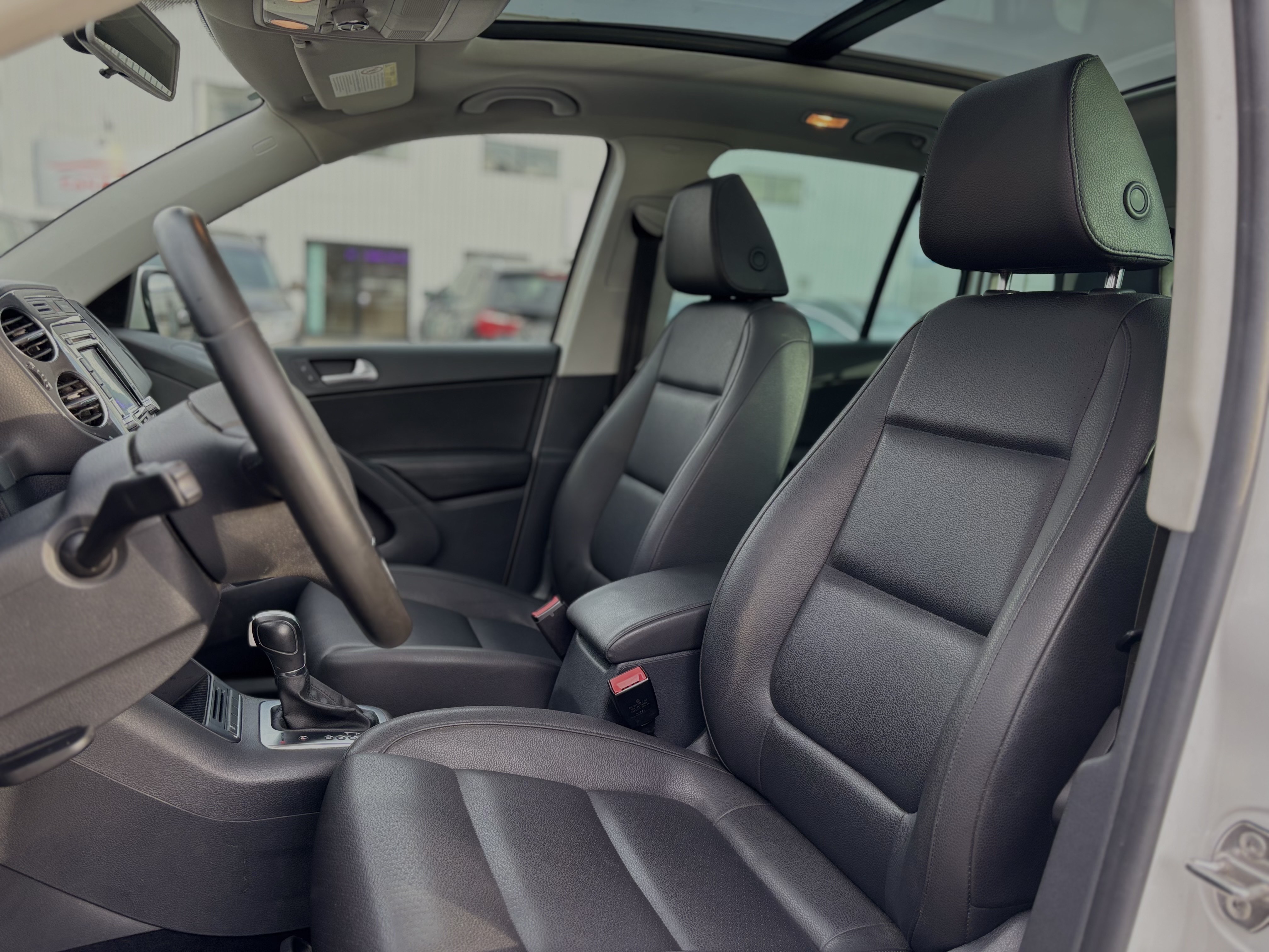 /canwestautoinc/2014-Volkswagen-Tiguan-9868325370992743.jpg