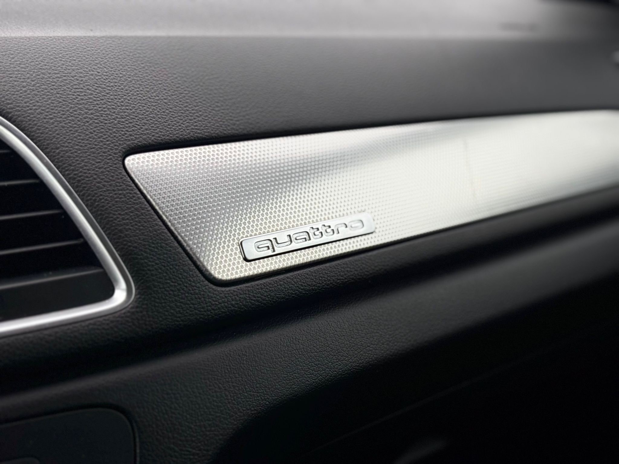 /canwestautoinc/2015-Audi-Q3-6722549390433545.jpg