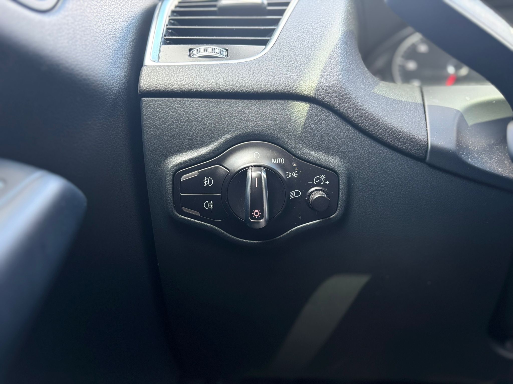 /canwestautoinc/2015-Audi-Q5-5626117203067997.jpg