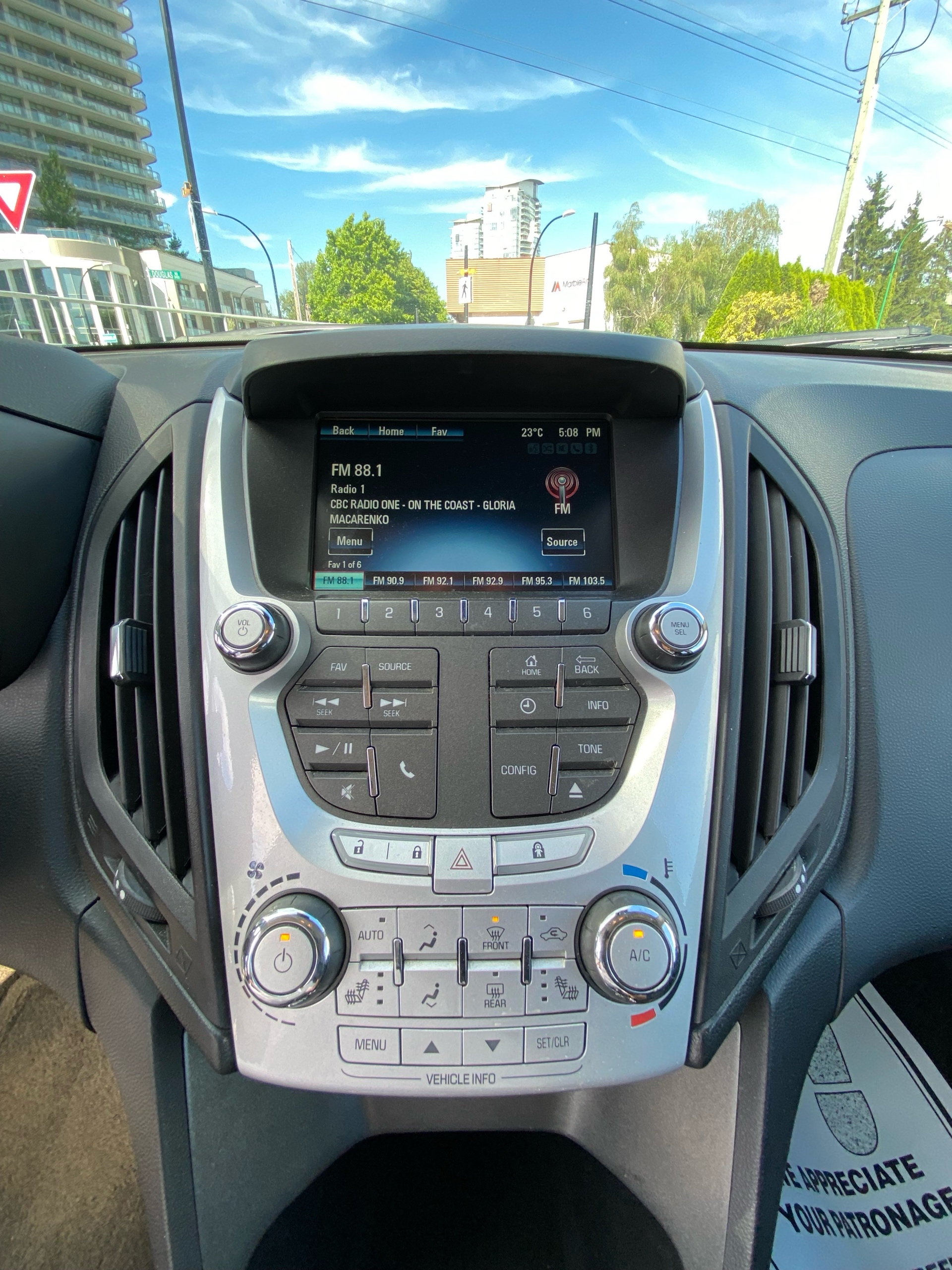 /canwestautoinc/2015-Chevrolet-Equinox-9714807640015104.jpg