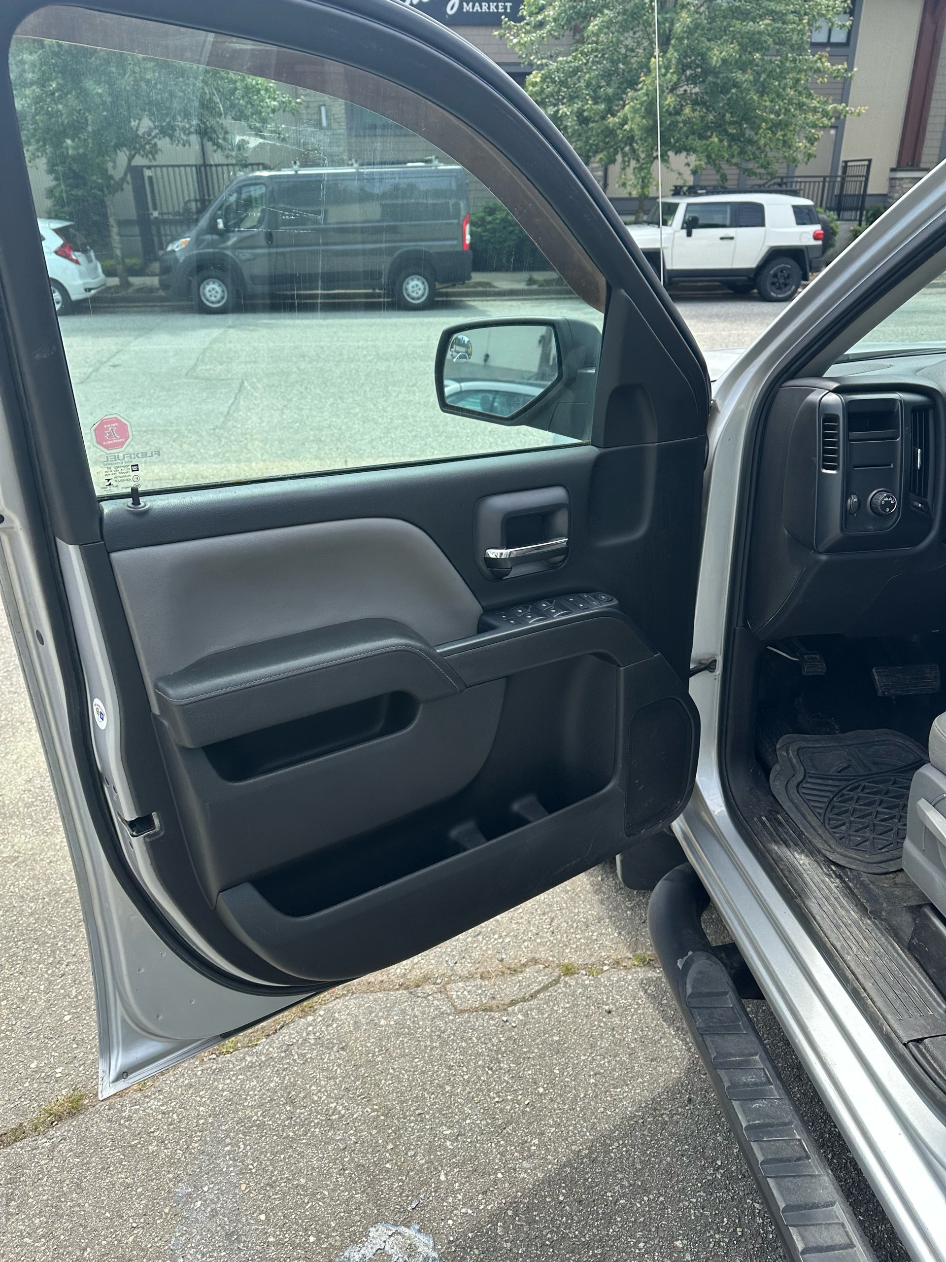 /canwestautoinc/2015-Chevrolet-Silverado1500-29693690906219716.jpg