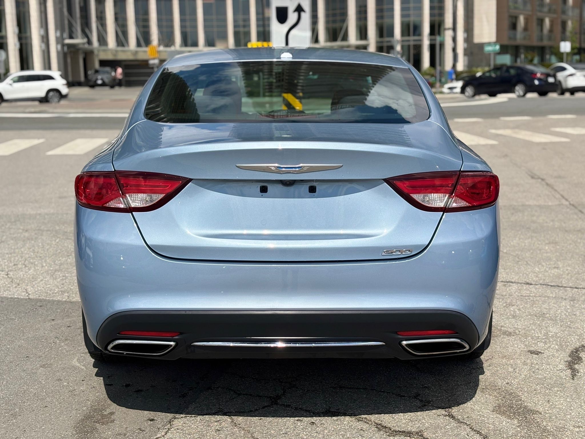 /canwestautoinc/2015-Chrysler-200-02865230668391261.jpg
