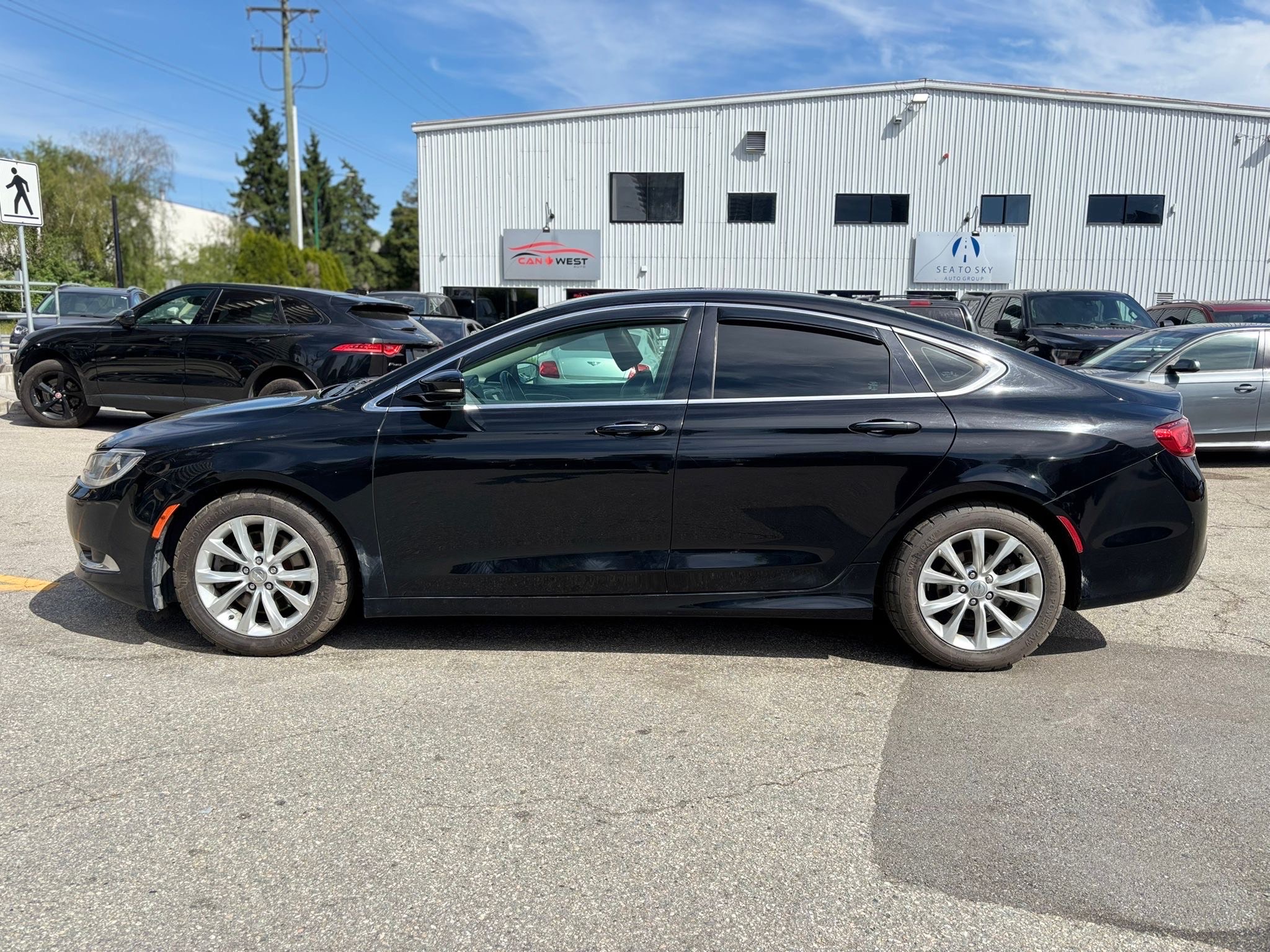 /canwestautoinc/2015-Chrysler-200-06377827243754886.jpg