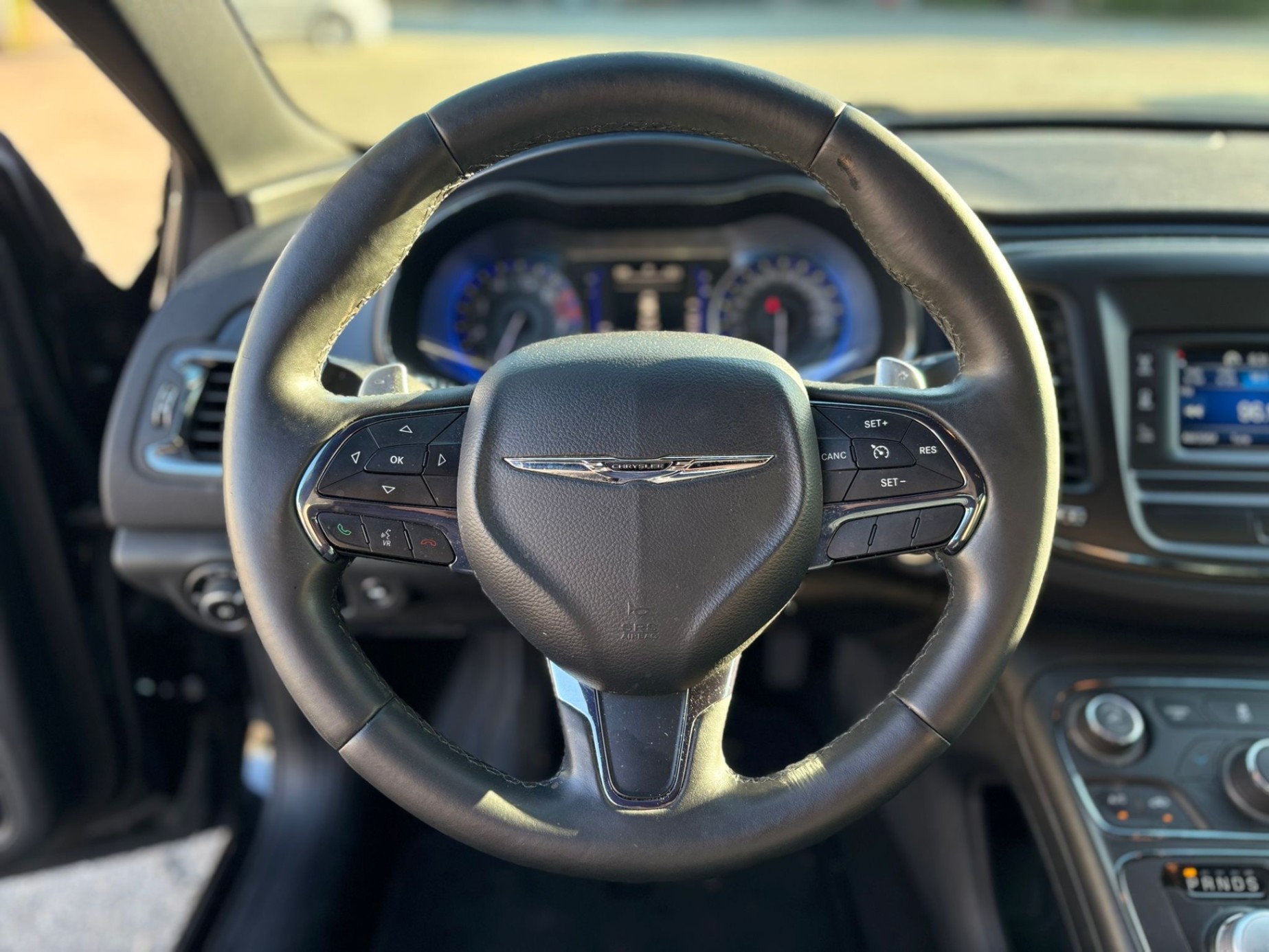 /canwestautoinc/2015-Chrysler-200-10504900431615471.jpg