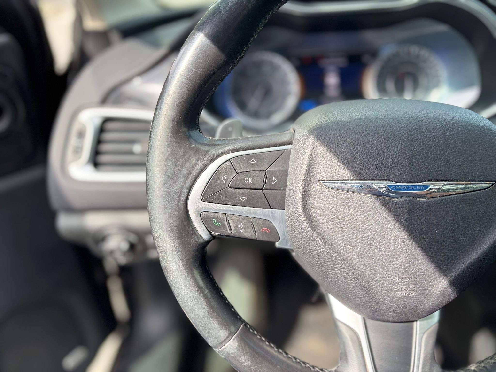 /canwestautoinc/2015-Chrysler-200-14094779896656195.jpg
