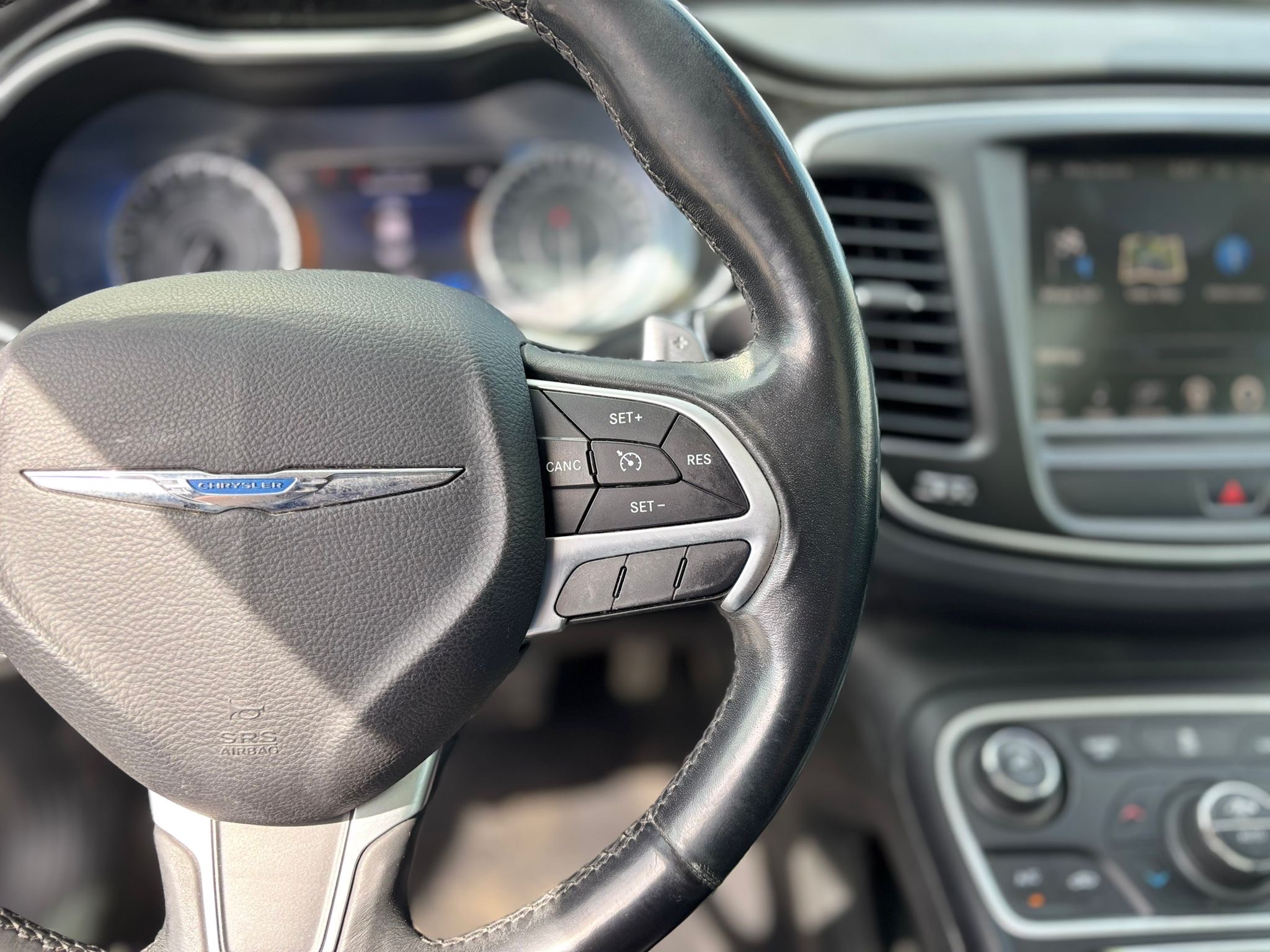 /canwestautoinc/2015-Chrysler-200-2921346506044853.jpg