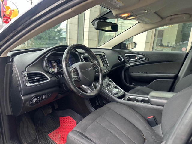 /canwestautoinc/2015-Chrysler-200-476202683626064.jpg