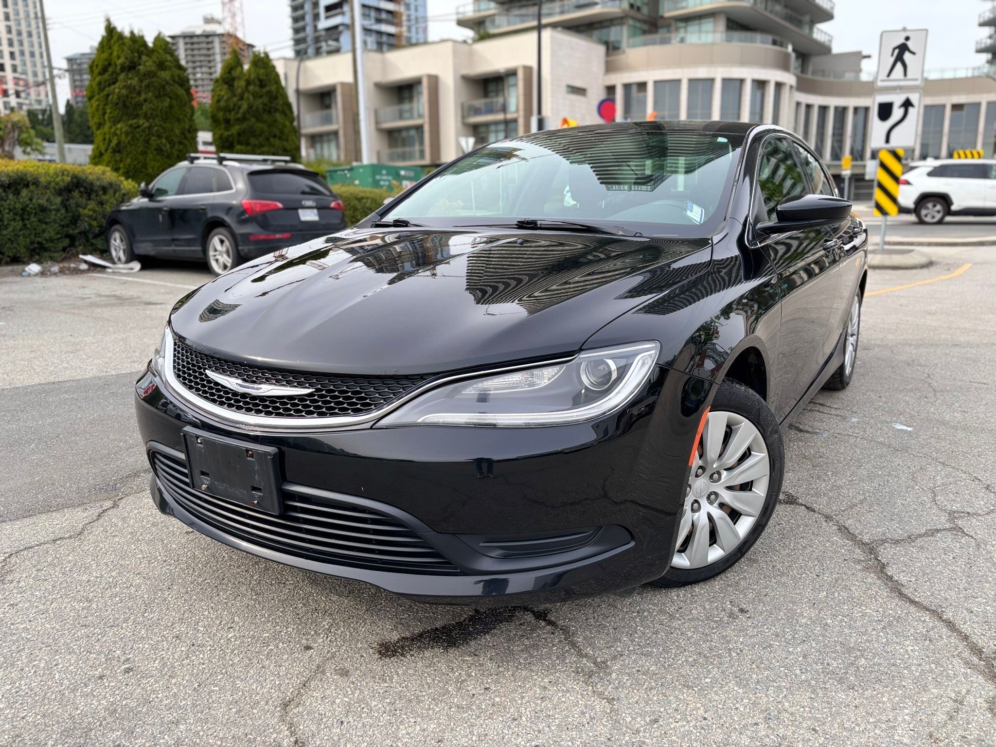 /canwestautoinc/2015-Chrysler-200-5644914836218535.jpg