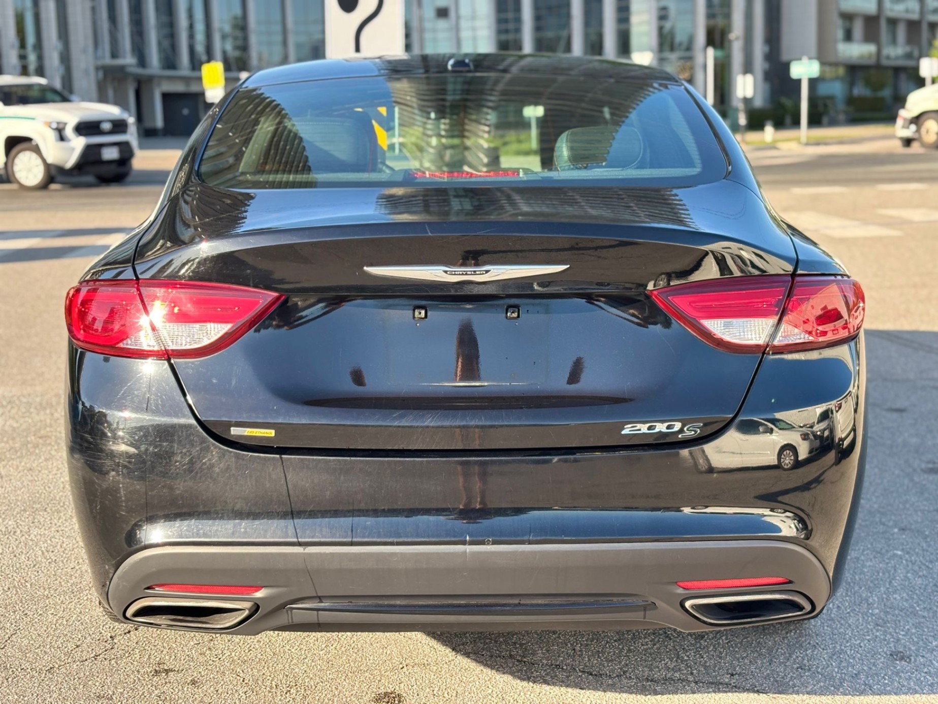 /canwestautoinc/2015-Chrysler-200-6538895477281343.jpg