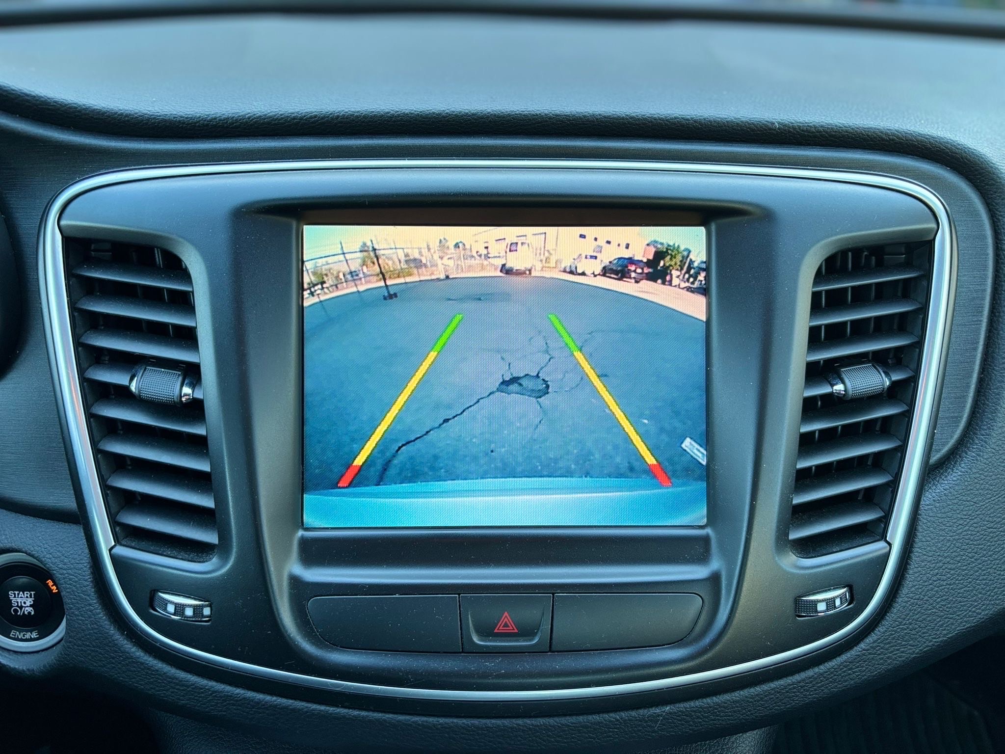 /canwestautoinc/2015-Chrysler-200-7768281037328248.jpg