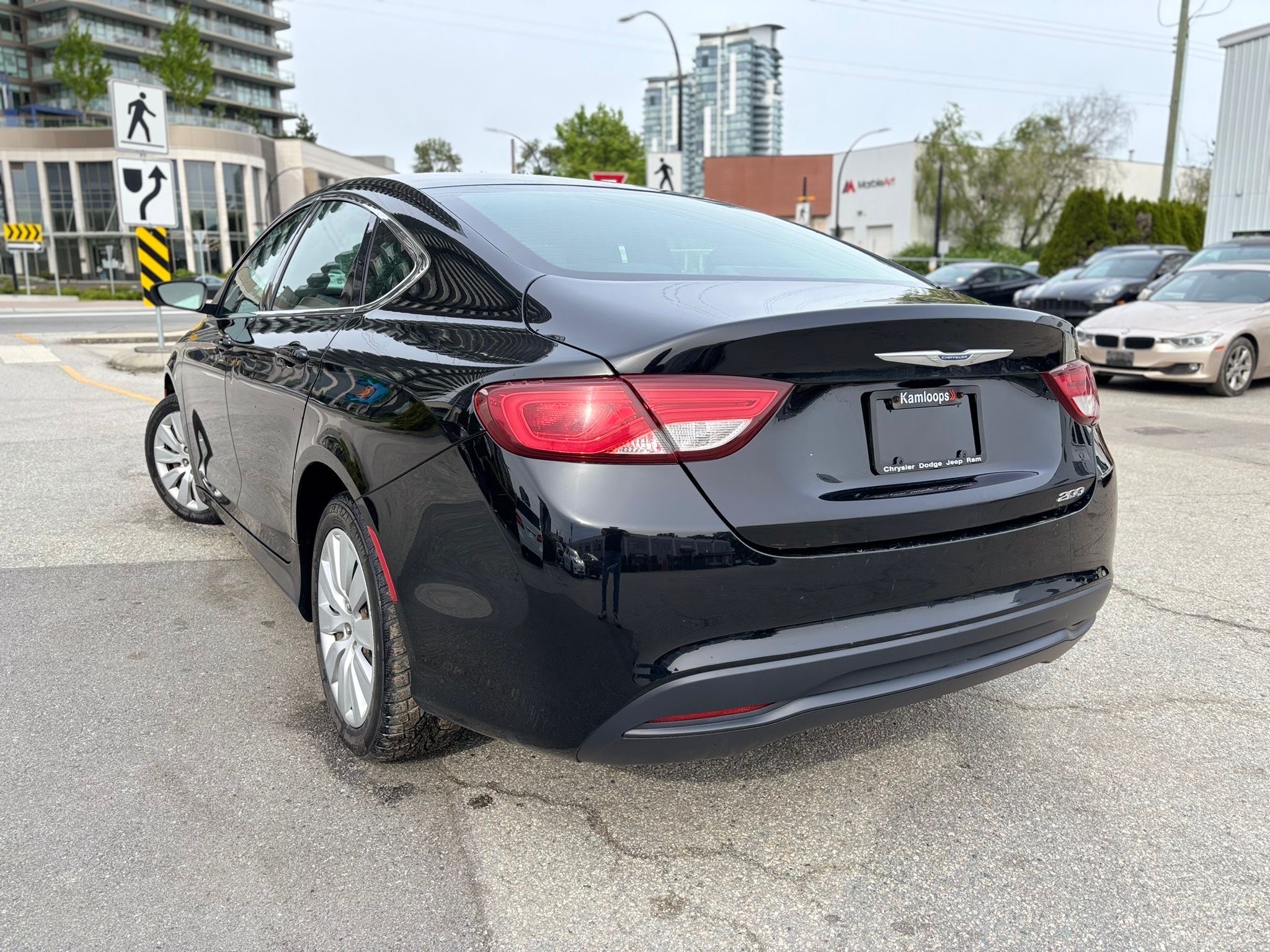 /canwestautoinc/2015-Chrysler-200-8046682542269556.jpg