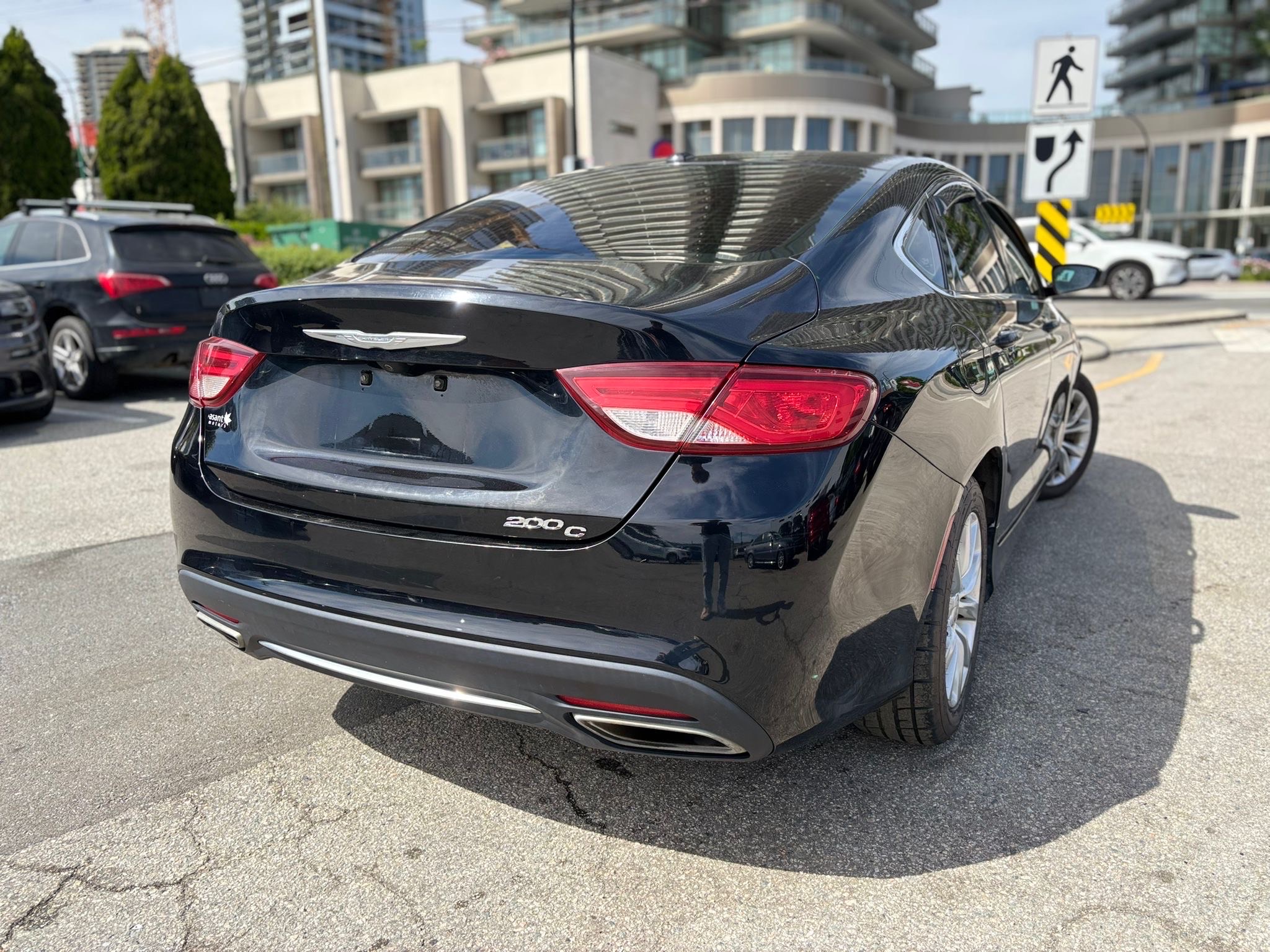 /canwestautoinc/2015-Chrysler-200-8138620927409641.jpg