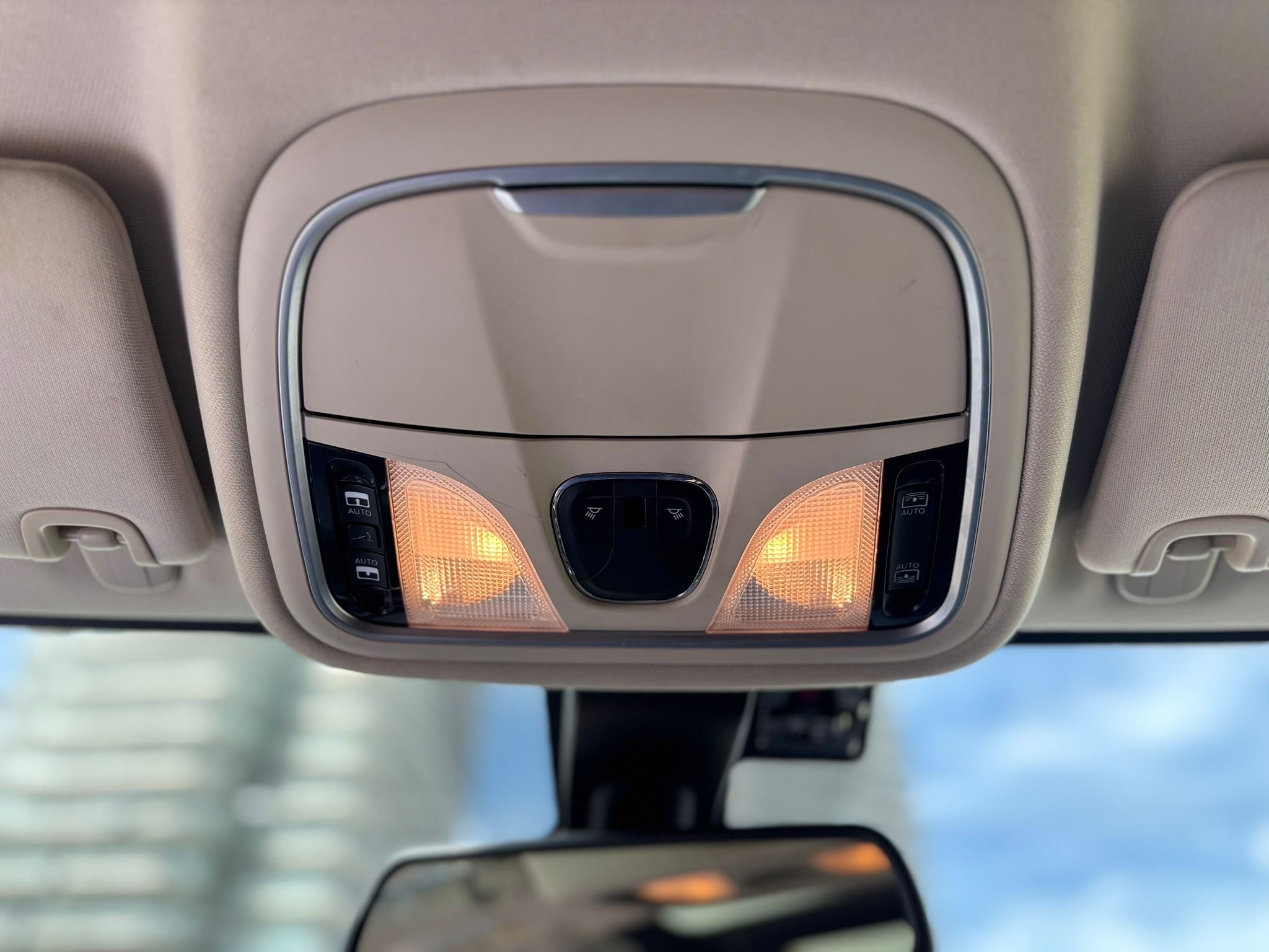 /canwestautoinc/2015-Chrysler-200-8479901910324676.jpg