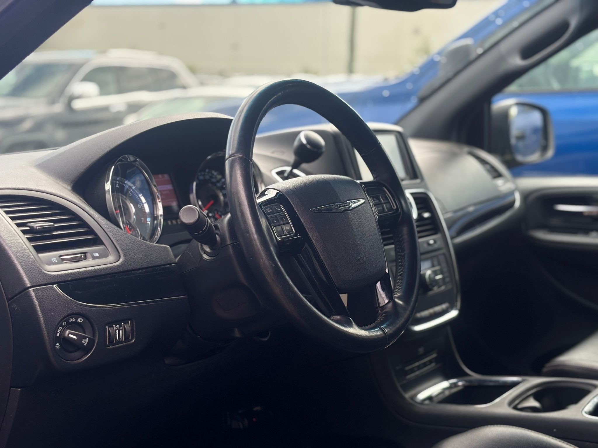 /canwestautoinc/2015-Chrysler-Town&-7077174304798692.jpg