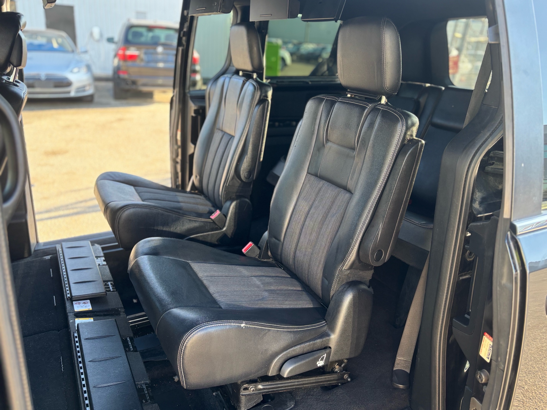 /canwestautoinc/2015-Chrysler-Town&-8574088406433873.jpg
