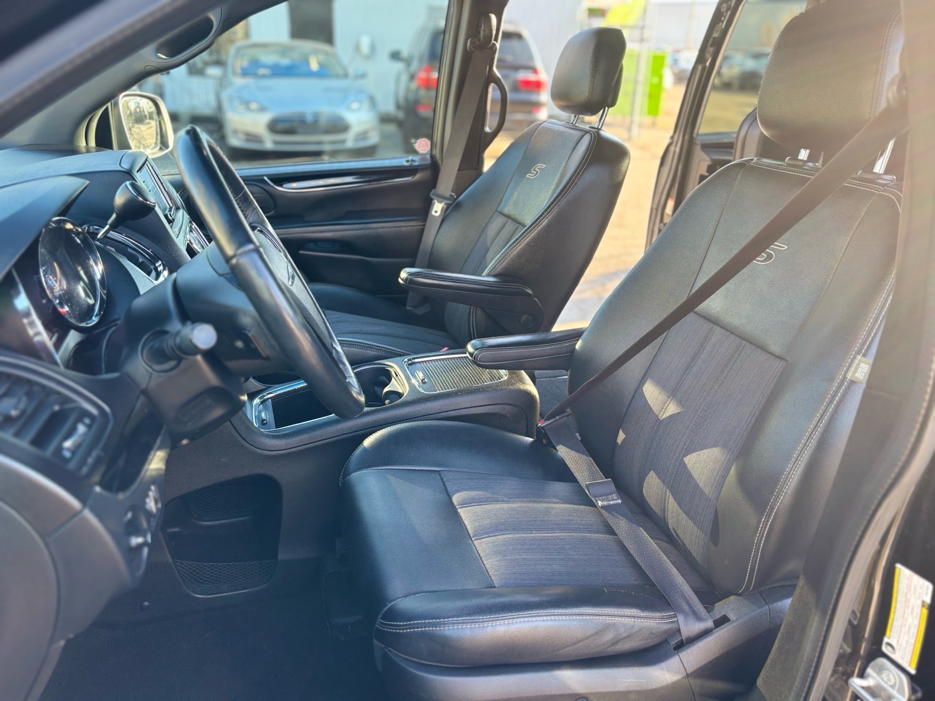 /canwestautoinc/2015-Chrysler-Town&-8985730086004391.jpg