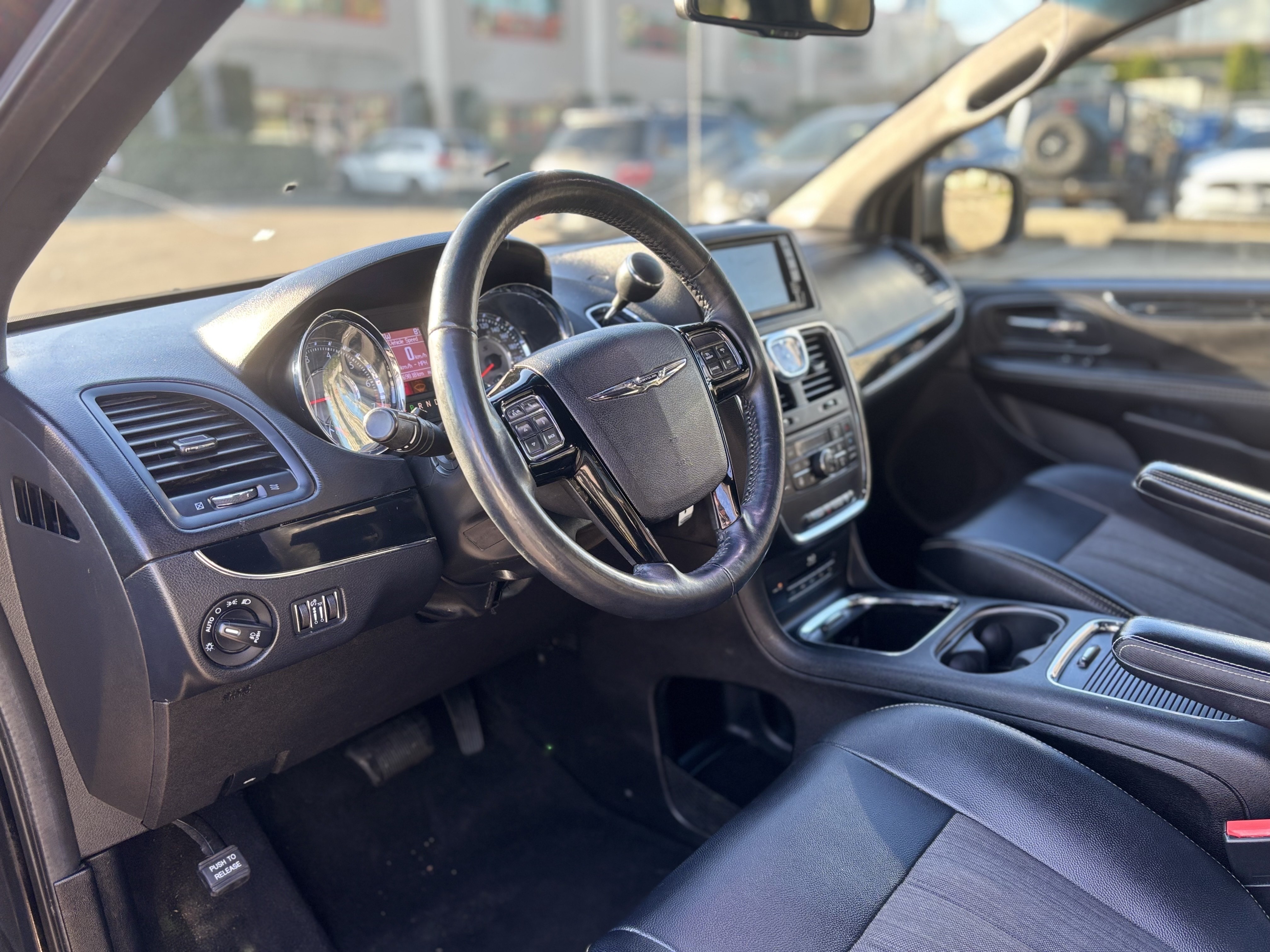 /canwestautoinc/2015-Chrysler-Town&-9111435150031078.jpg