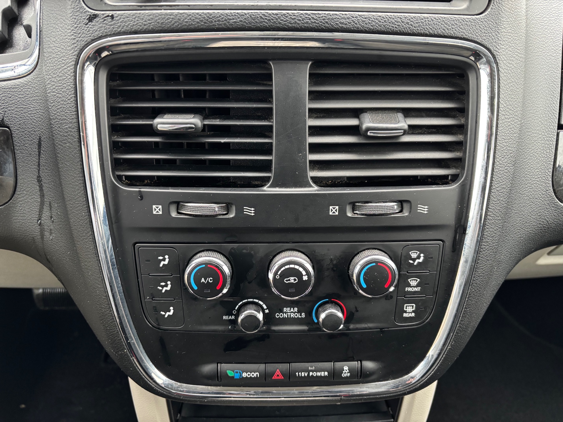 /canwestautoinc/2015-Dodge-GrandCara-09542204440310265.jpg